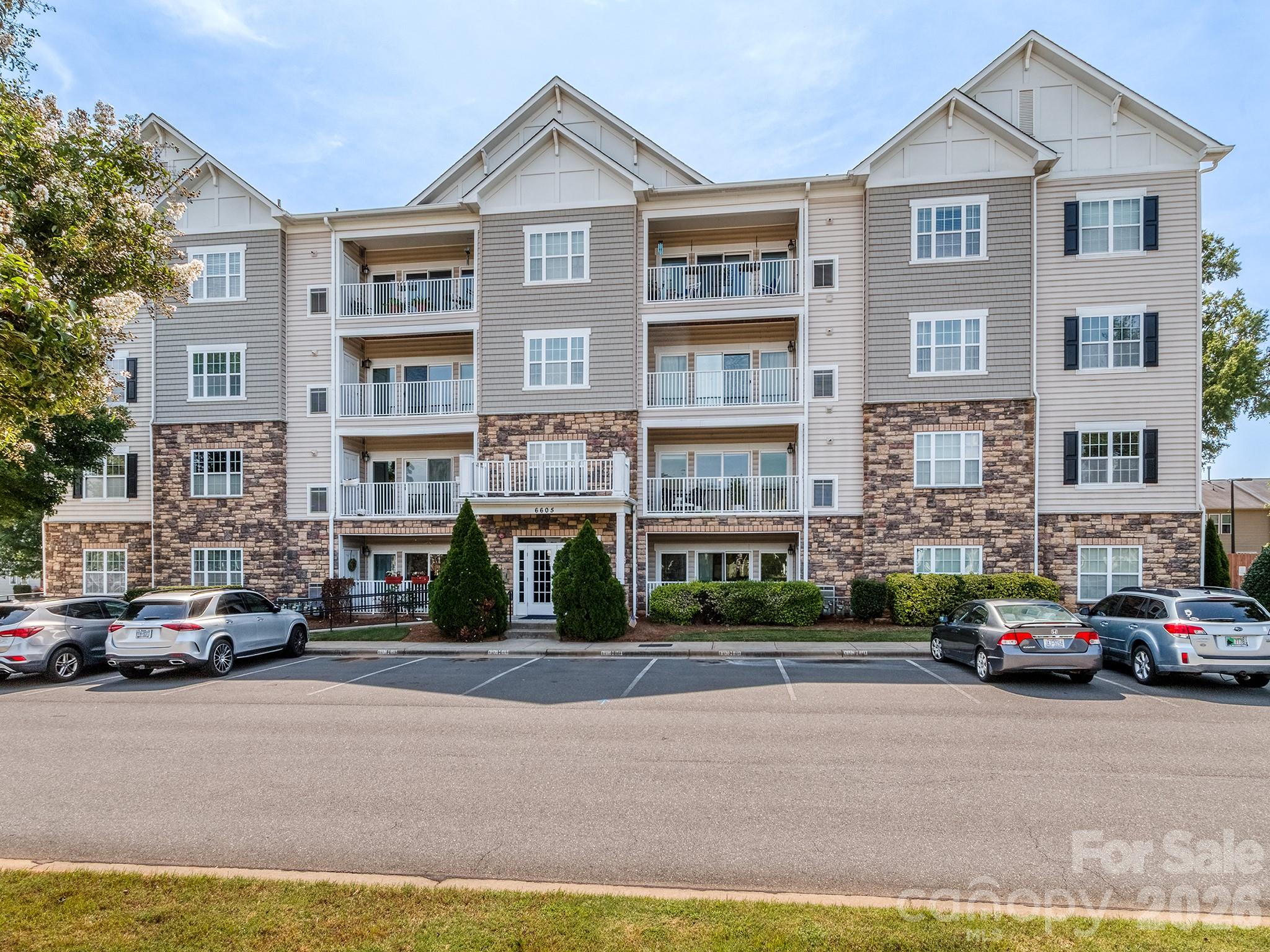6605 Central Pacific Avenue Unit: 302