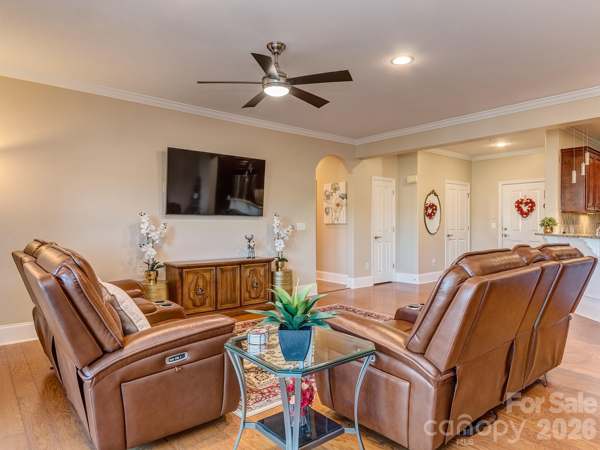 6605 Central Pacific Avenue Unit: 302