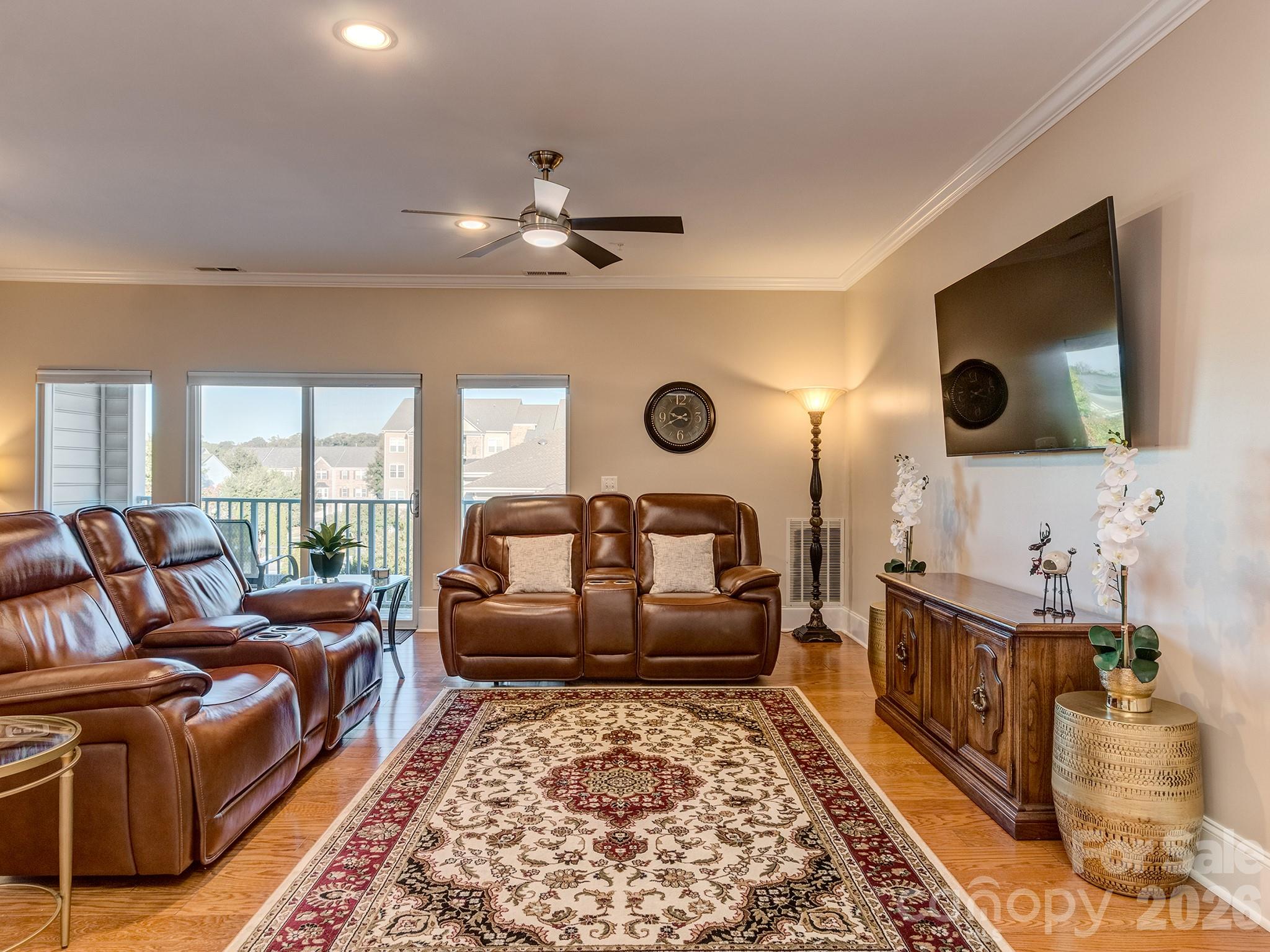 6605 Central Pacific Avenue Unit: 302