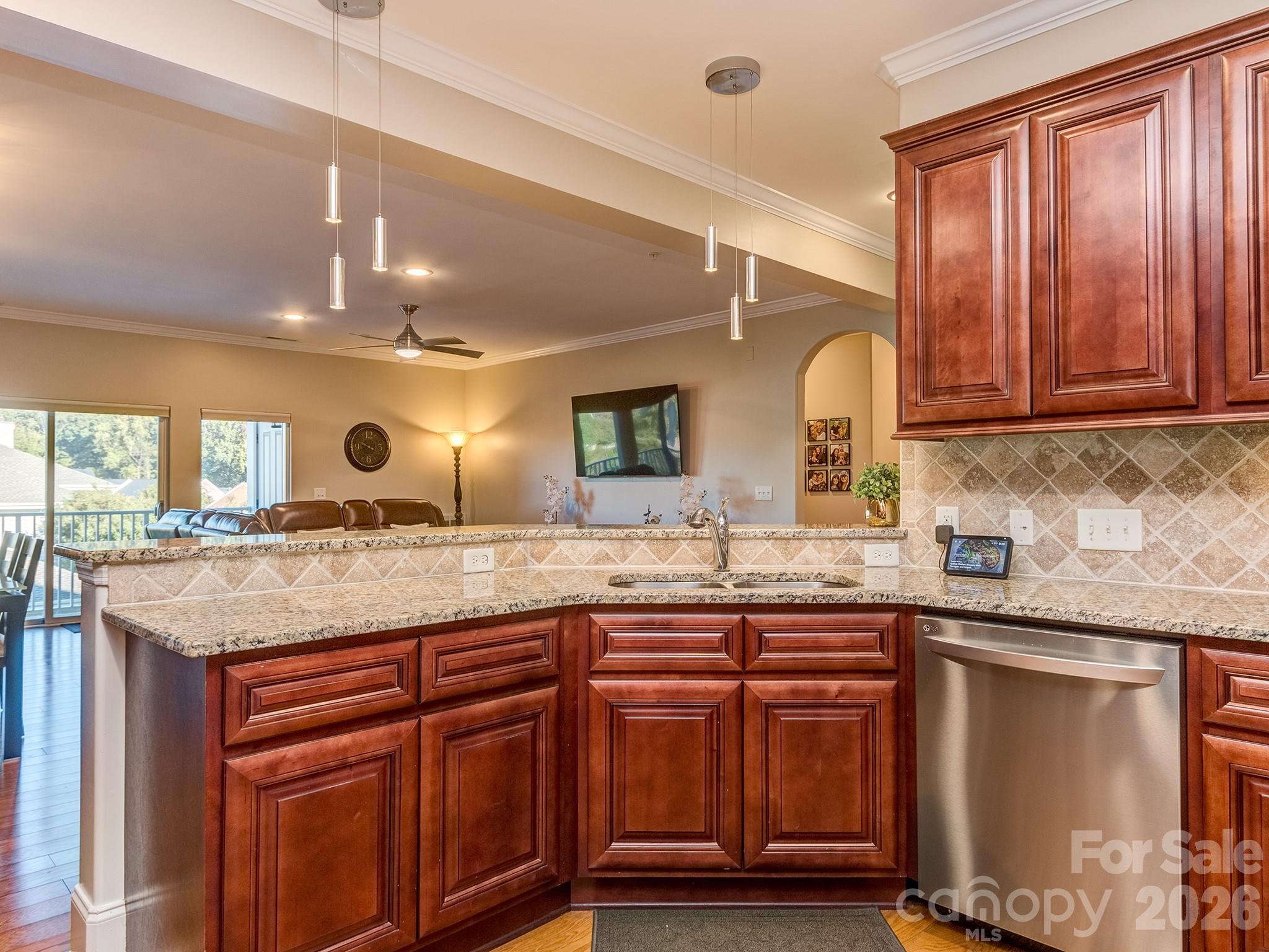 6605 Central Pacific Avenue Unit: 302