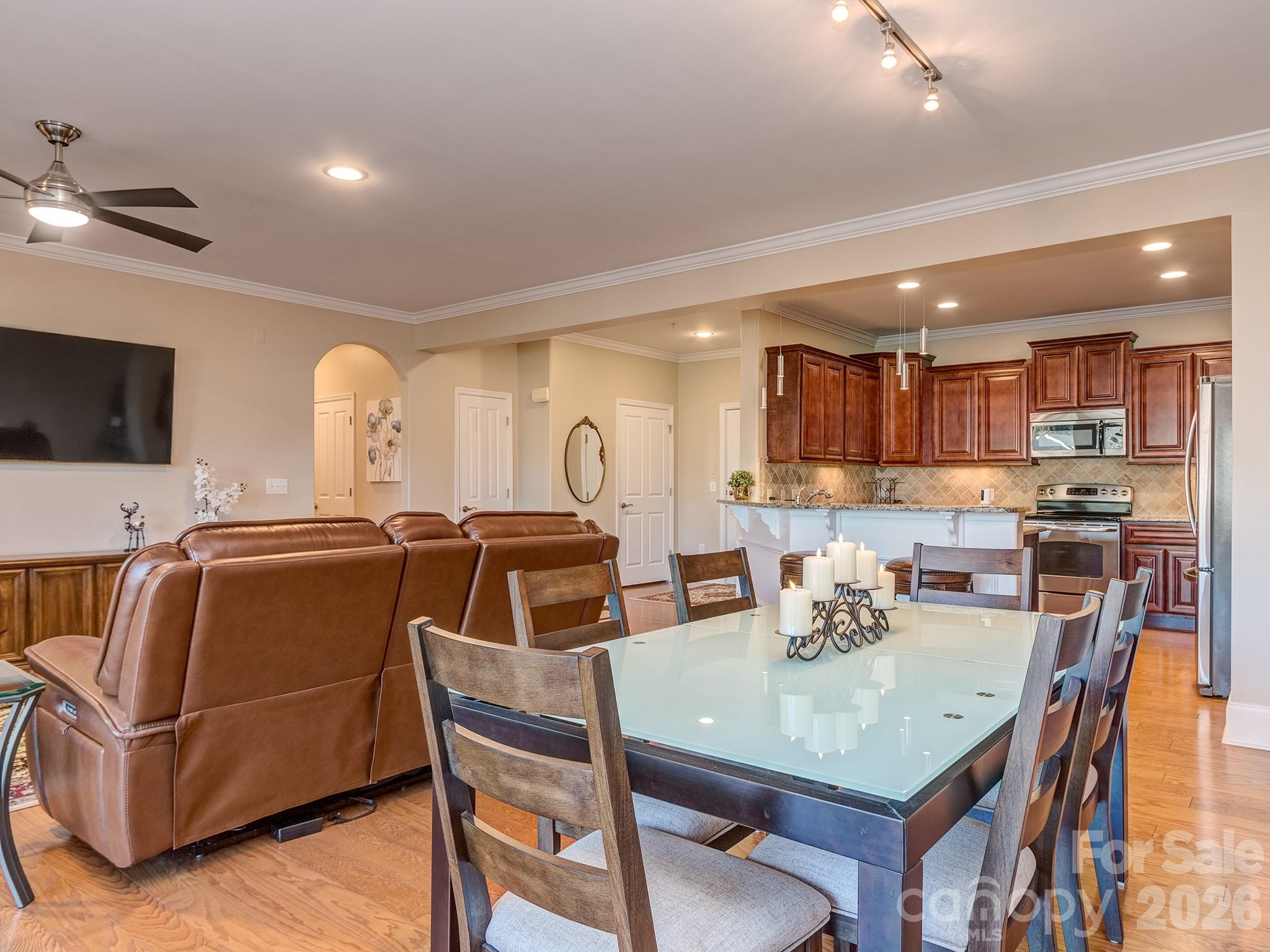 6605 Central Pacific Avenue Unit: 302