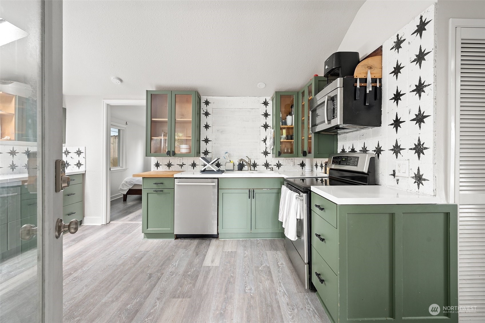 11016 15th Avenue NE