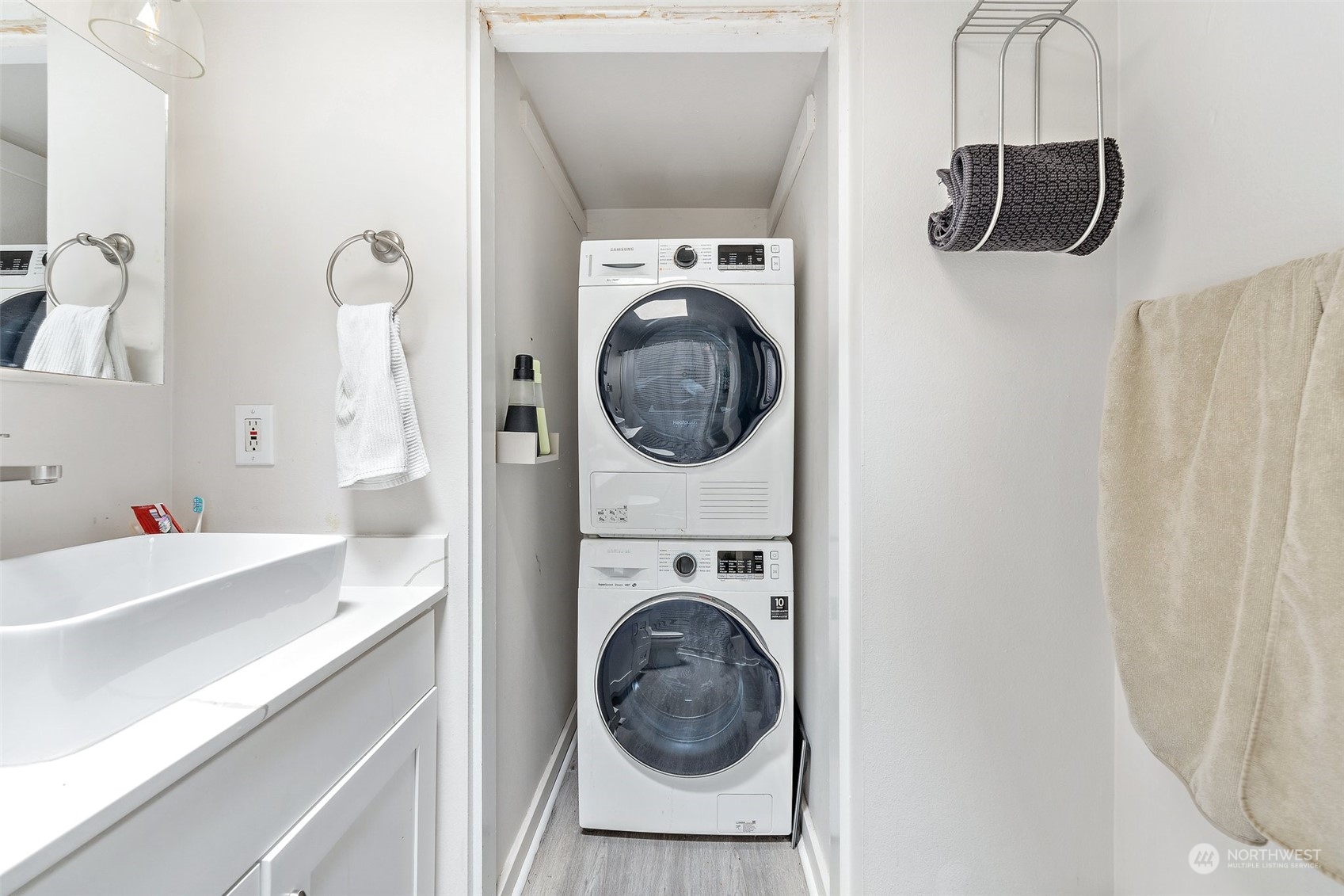 11016 15th Avenue NE