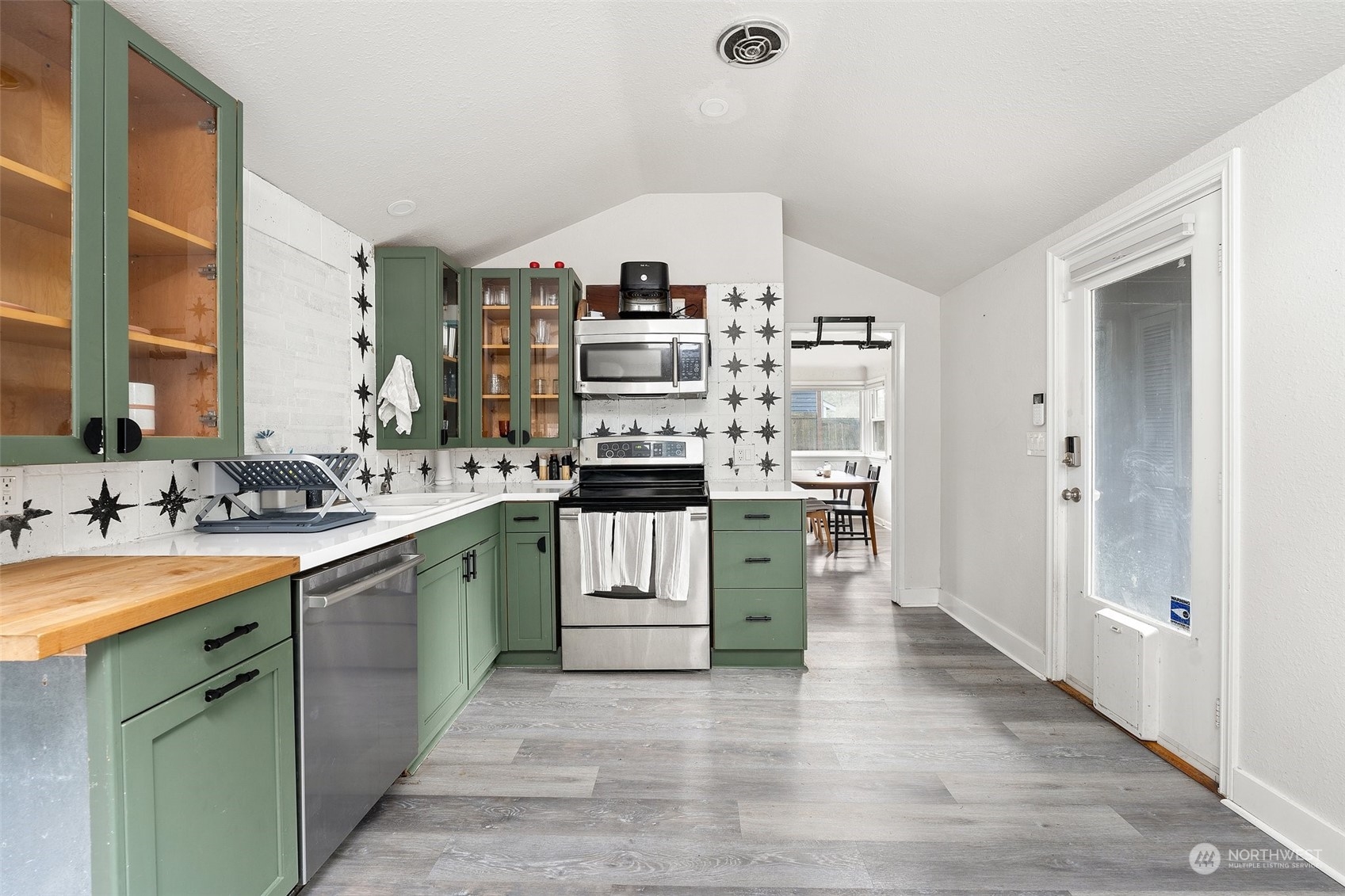 11016 15th Avenue NE