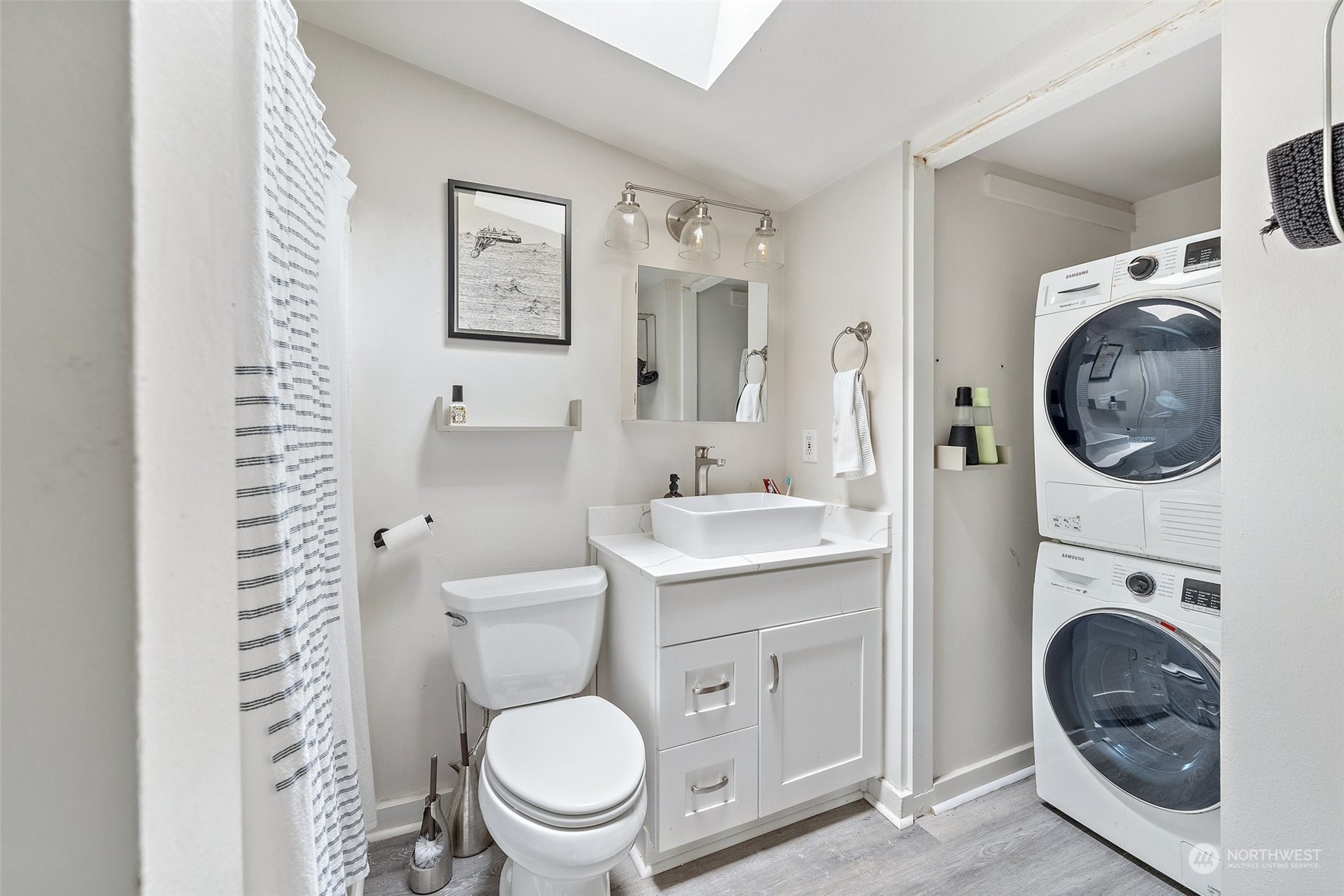 11016 15th Avenue NE