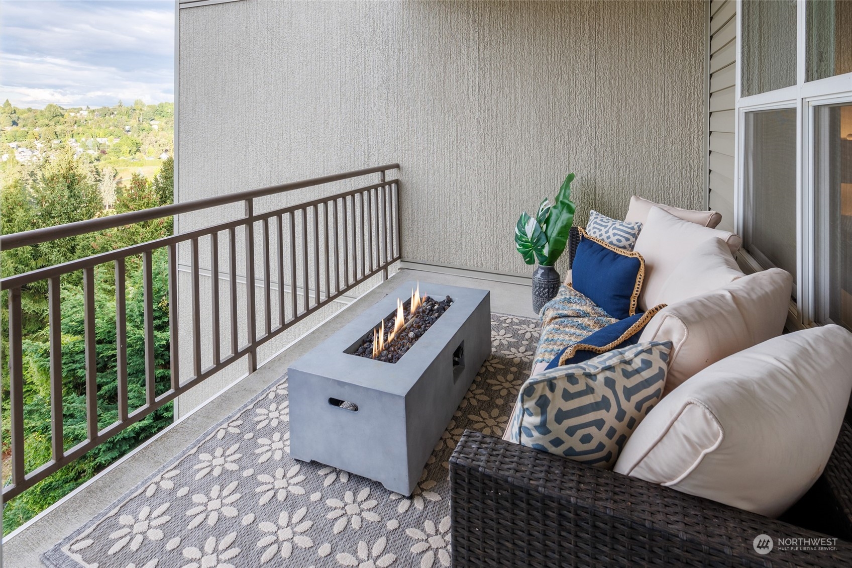 3221 SW Avalon Way Unit: 305