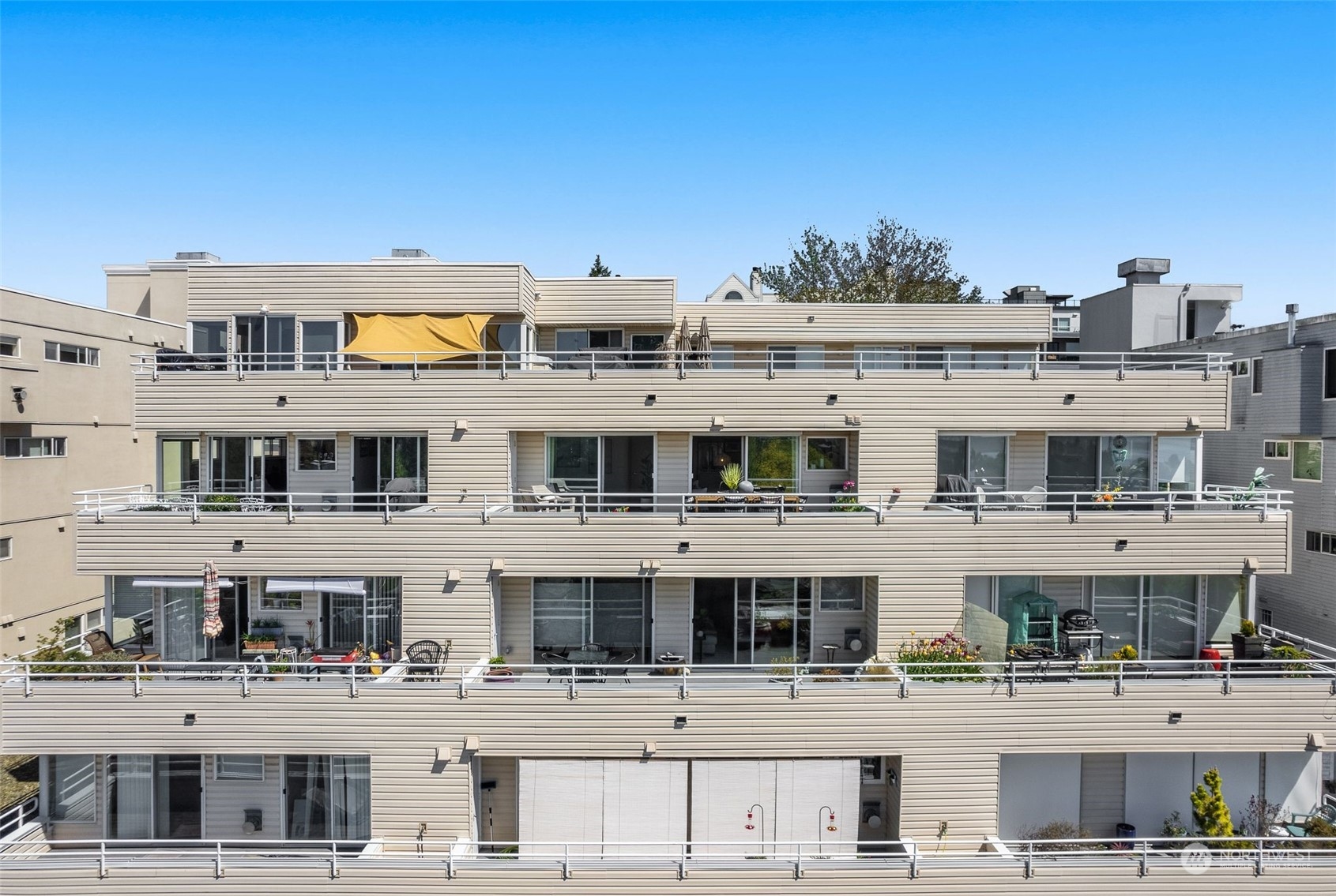 4527 45th Avenue SW Unit: 302S