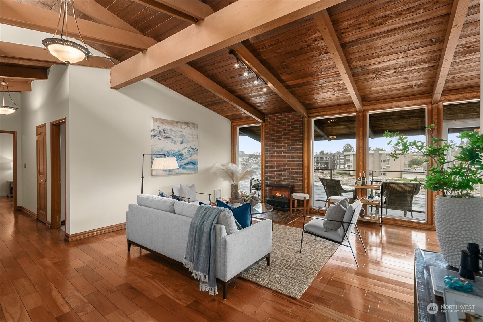 3717 Beach Drive SW Unit: 315