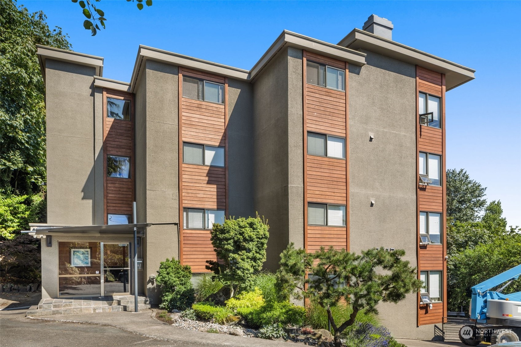 1717 5th Avenue N Unit: 402