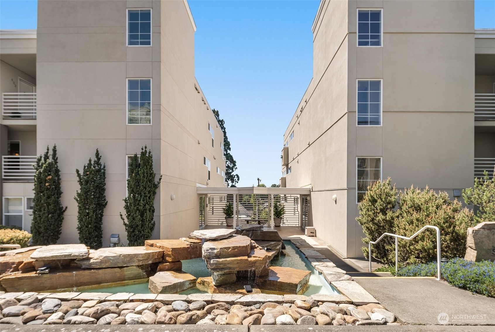 4527 45th Avenue SW Unit: 202N