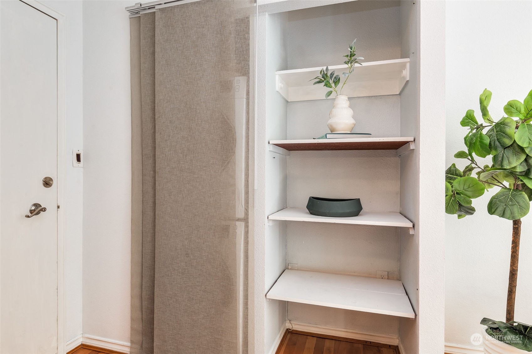 1400 Hubbell Place Unit: 305