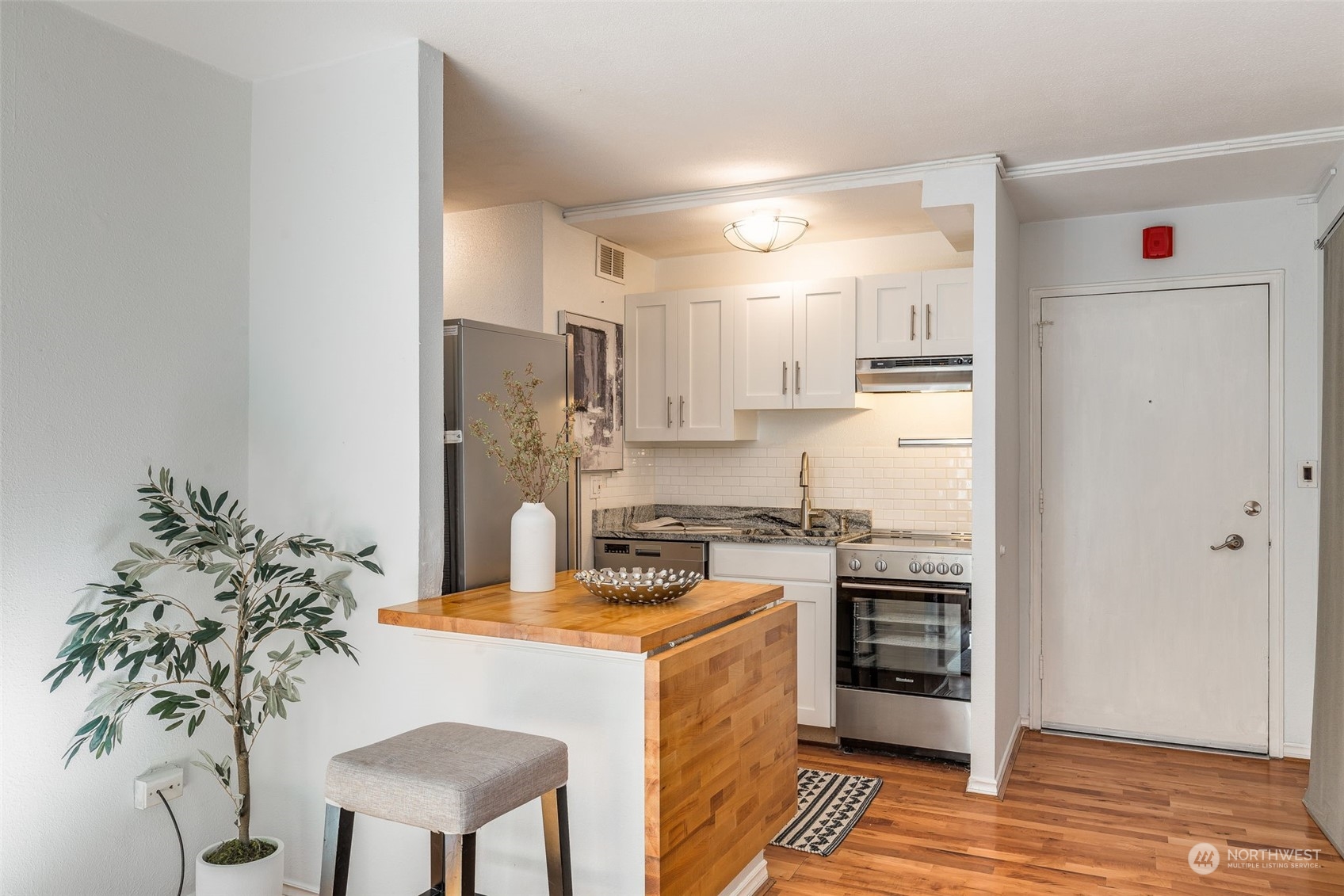 1400 Hubbell Place Unit: 305