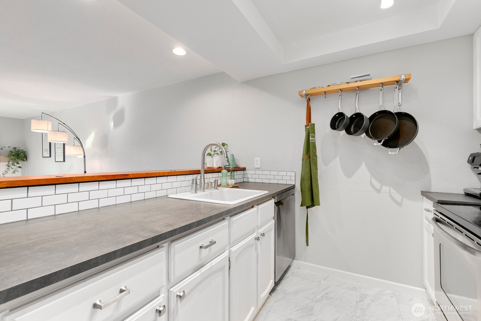 6055 35th Avenue SW Unit: 202