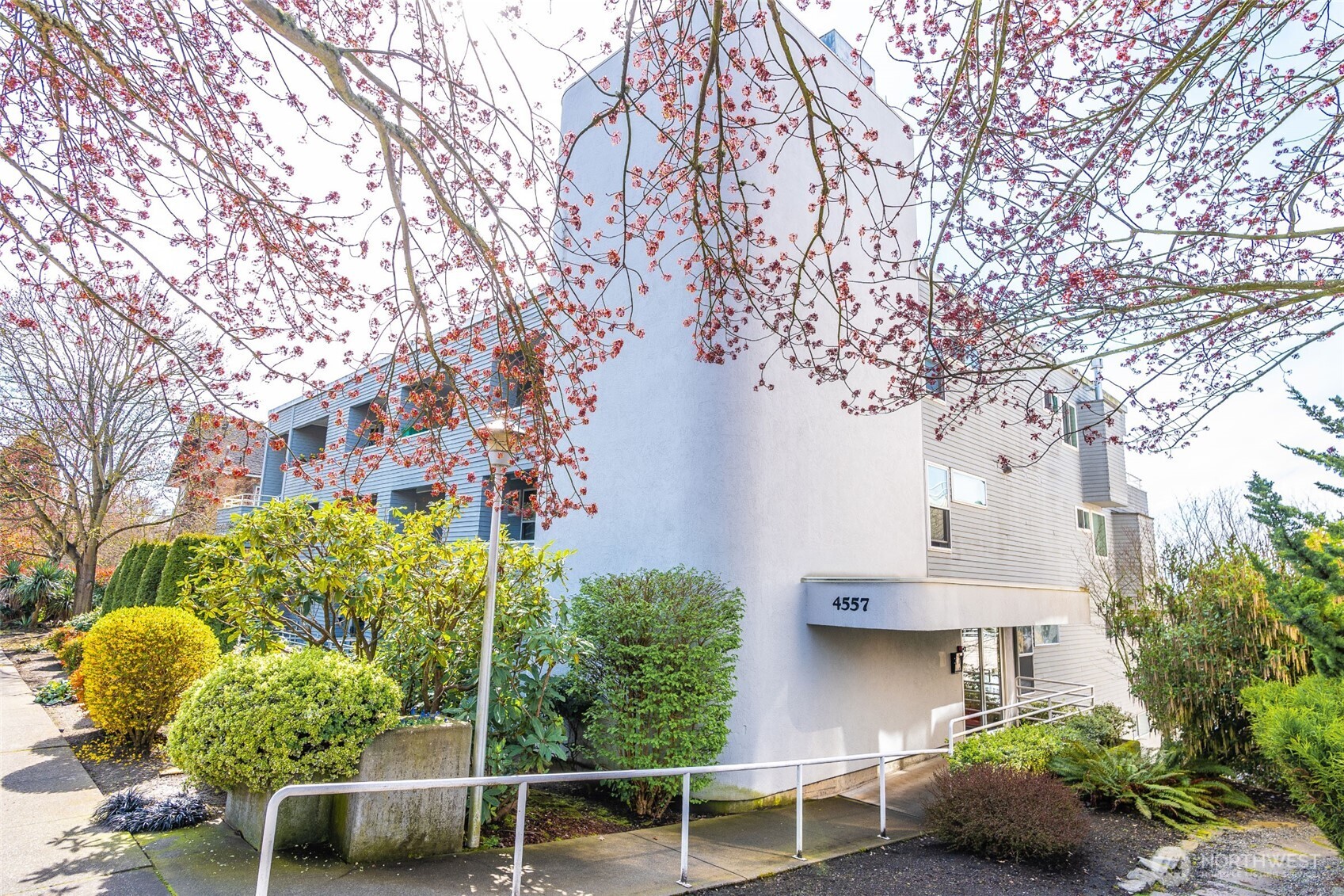 4557 45th Avenue SW Unit: 403