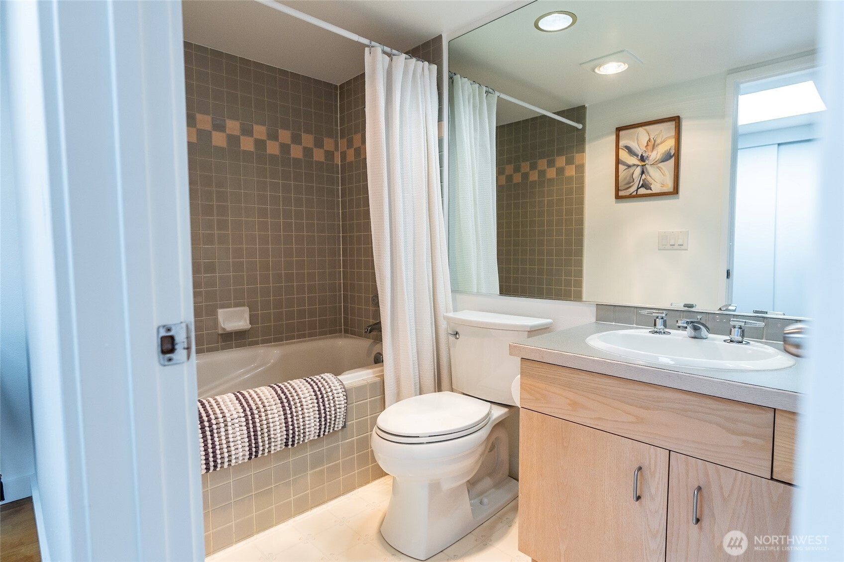 4557 45th Avenue SW Unit: 403