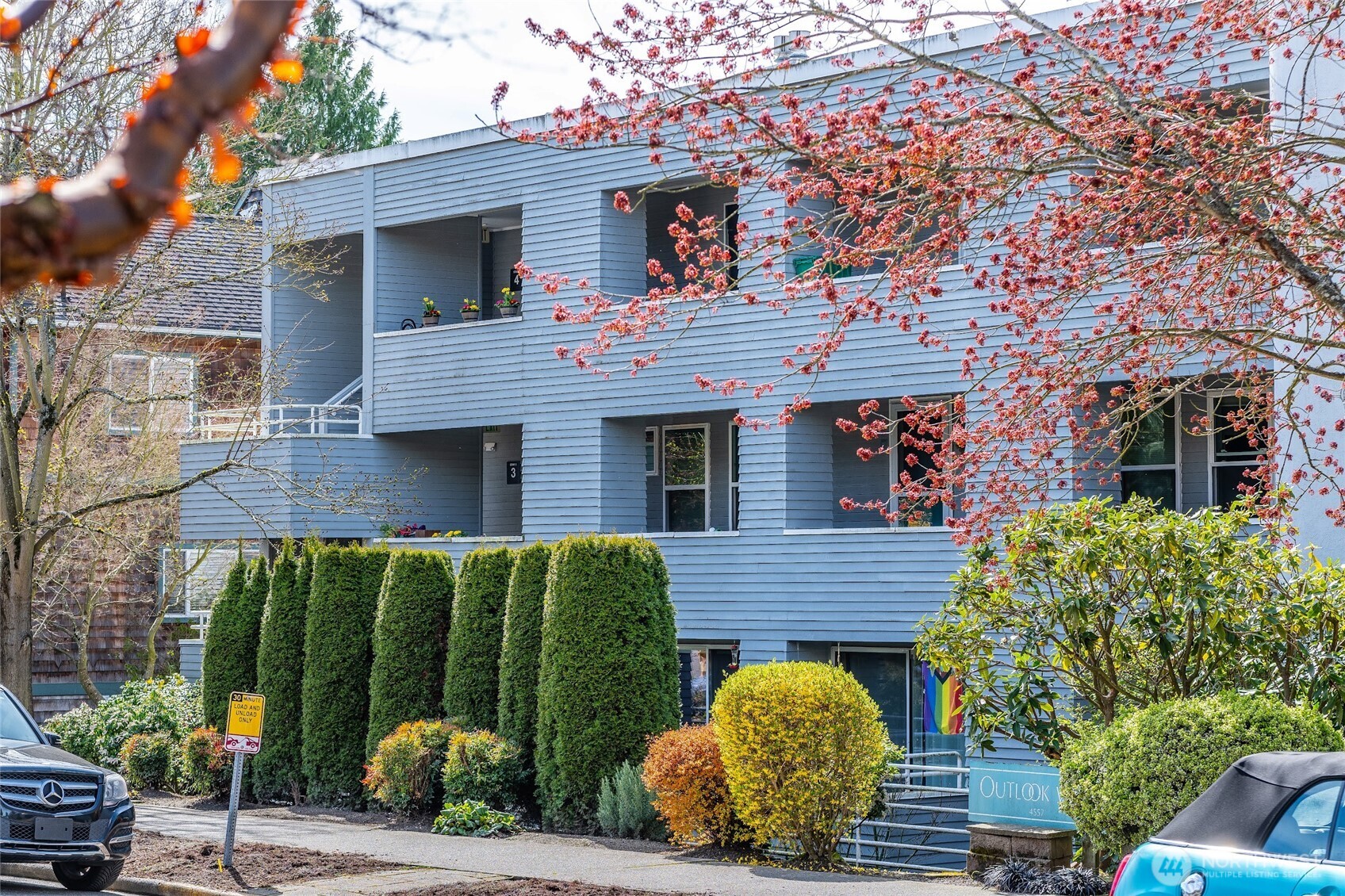 4557 45th Avenue SW Unit: 403