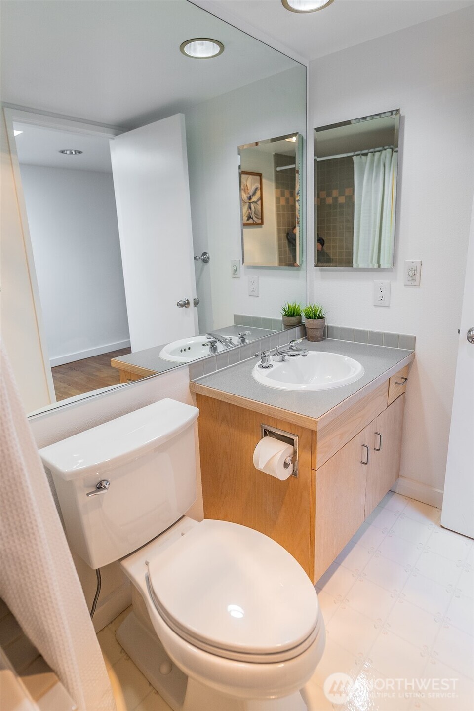 4557 45th Avenue SW Unit: 403