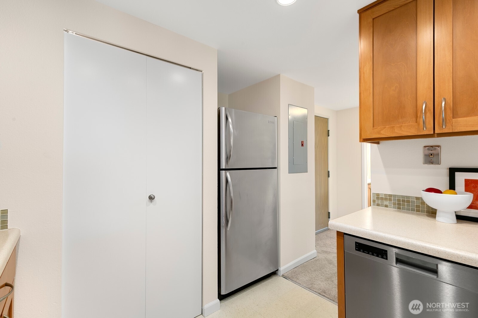 121 Vine Street Unit: 806