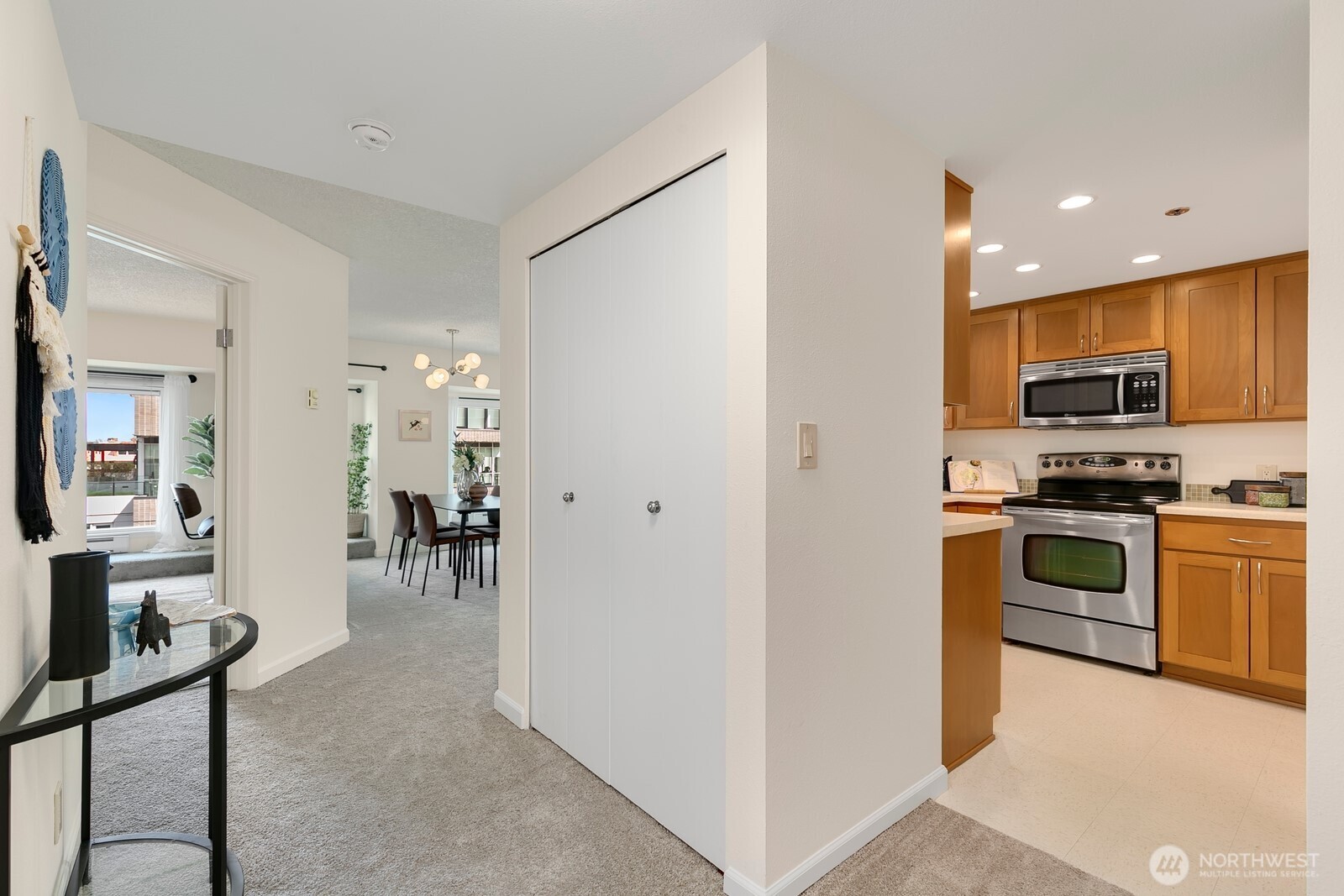 121 Vine Street Unit: 806
