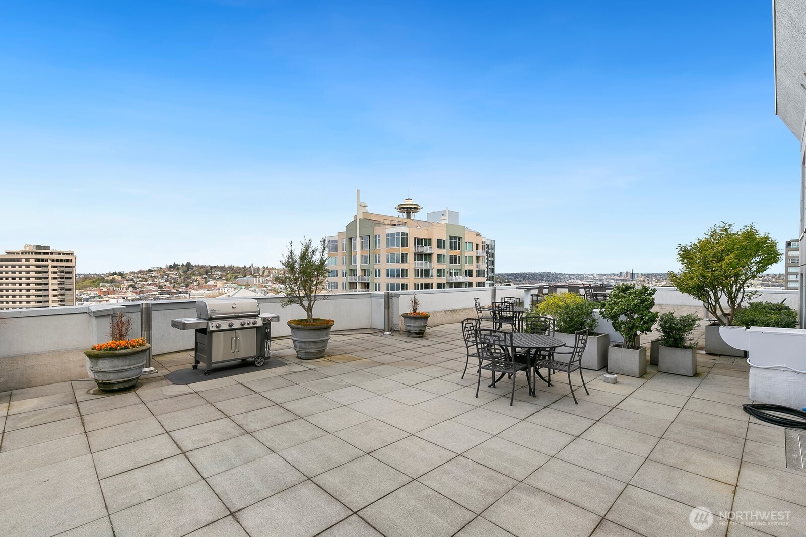 121 Vine Street Unit: 806