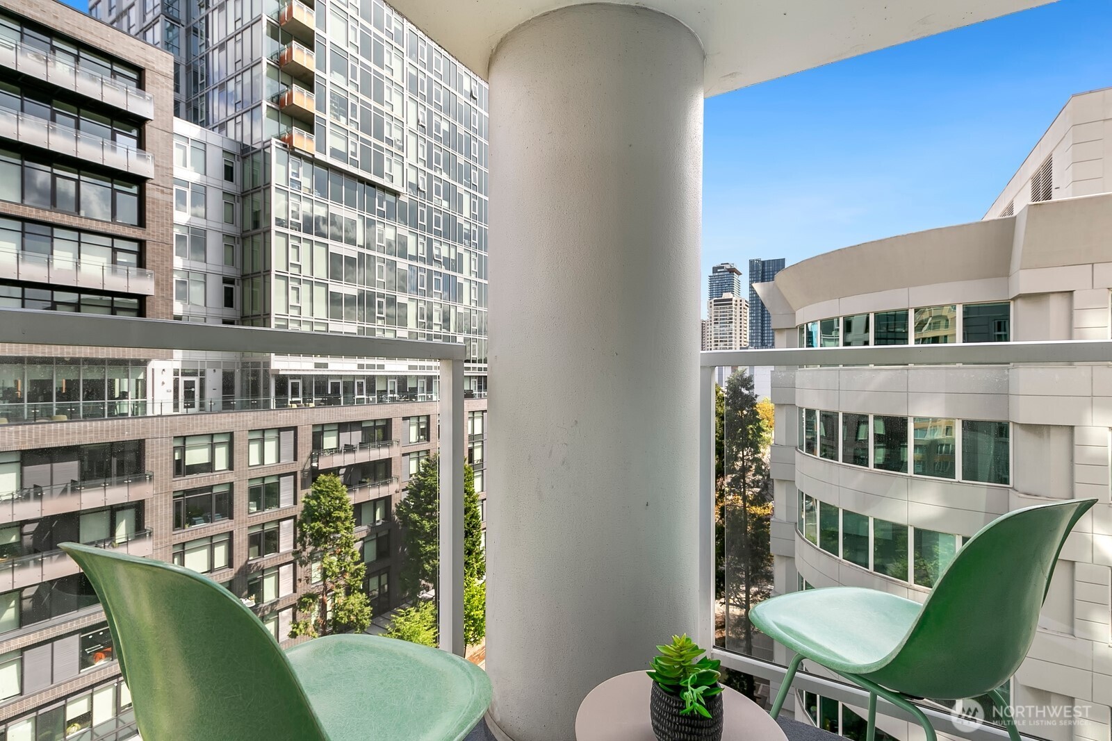121 Vine Street Unit: 806