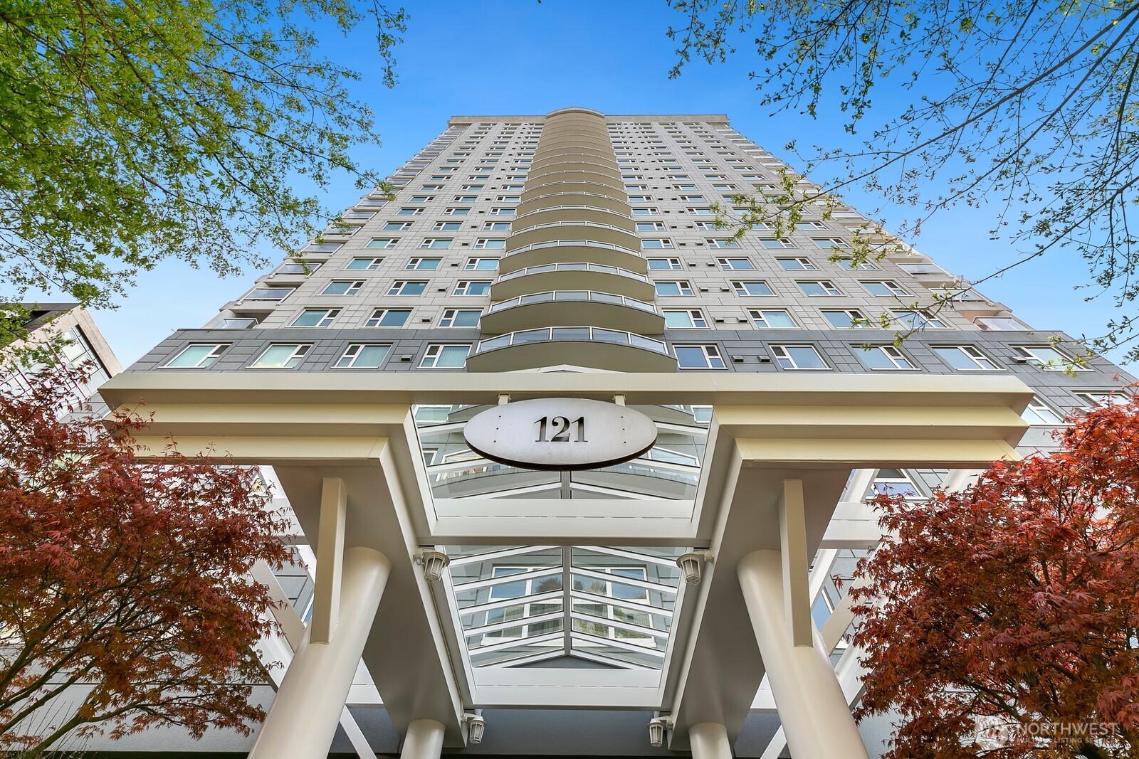 121 Vine Street Unit: 806