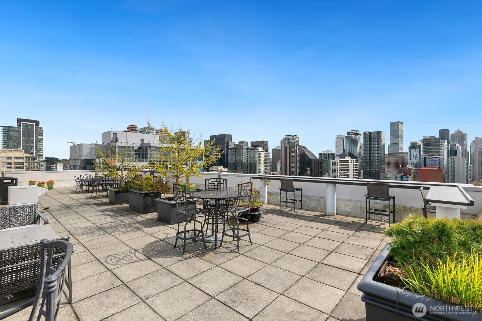 121 Vine Street Unit: 806