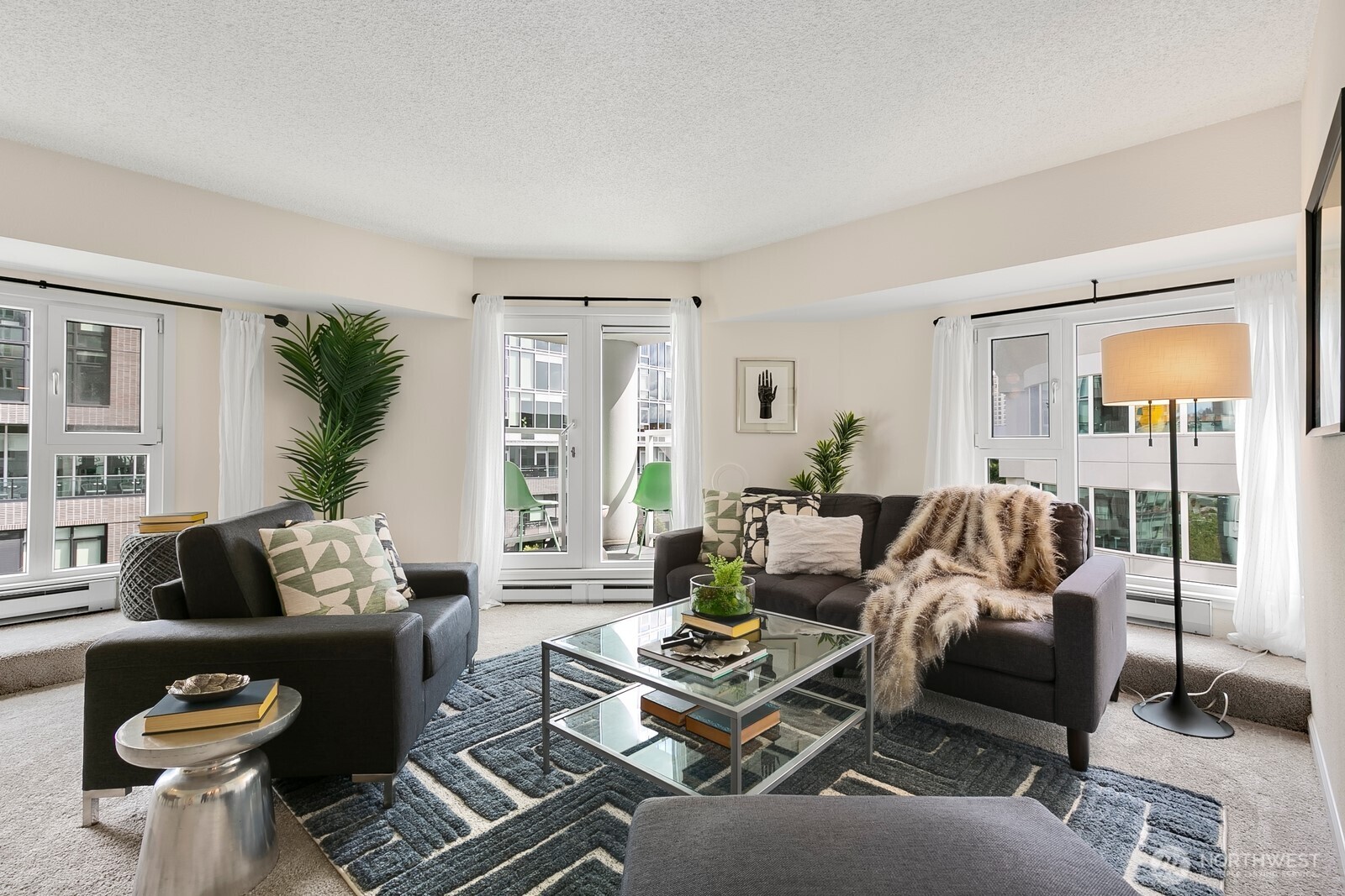 121 Vine Street Unit: 806