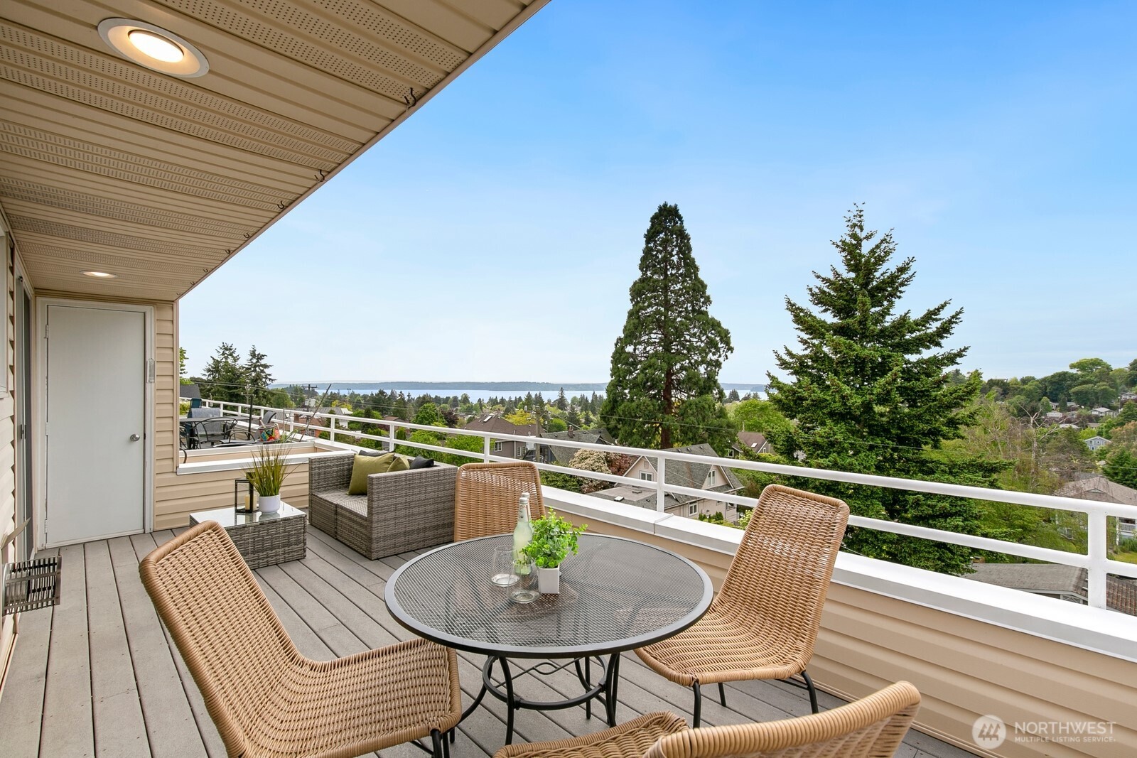 4527 45th Avenue SW Unit: 401 N