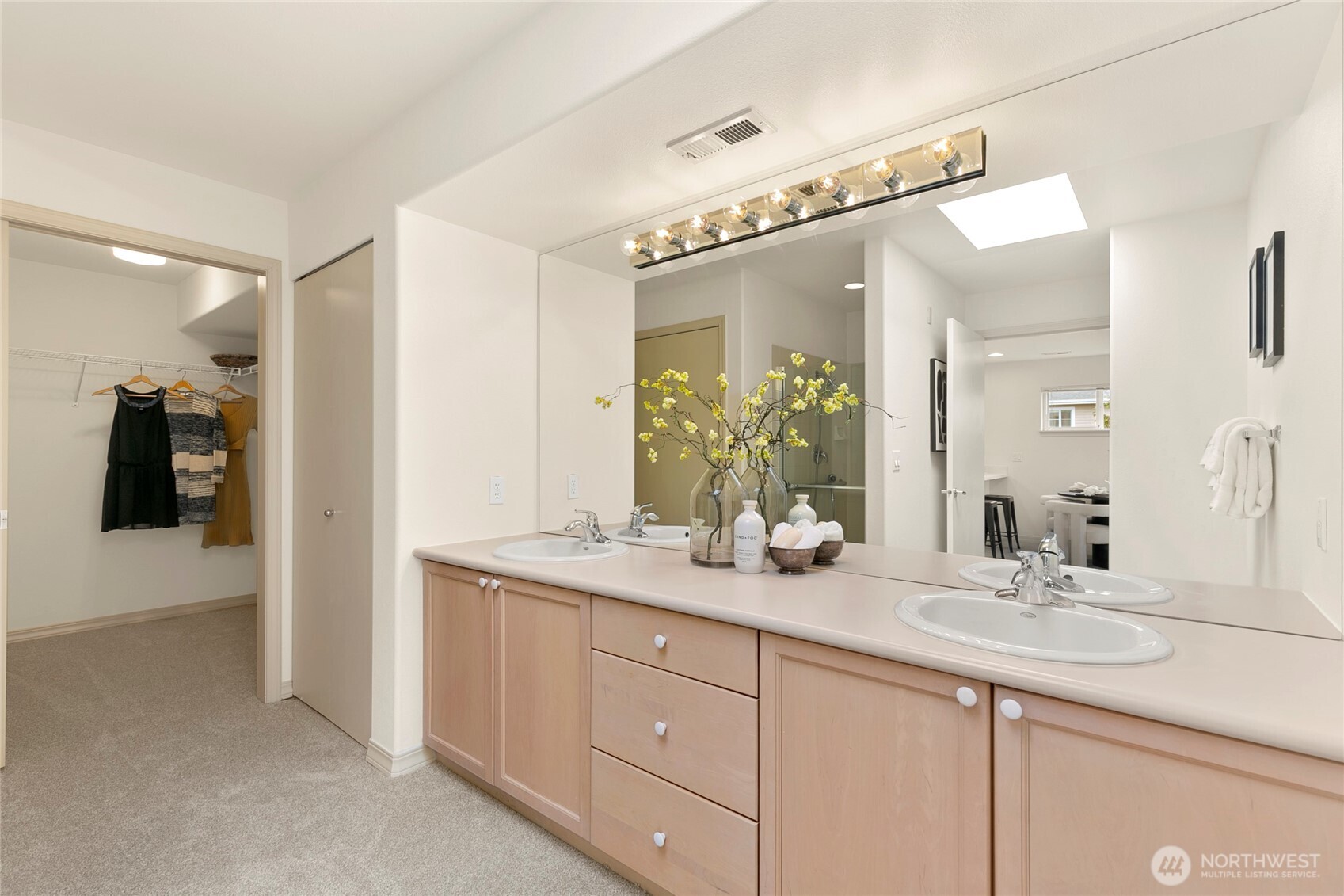 4527 45th Avenue SW Unit: 401 N