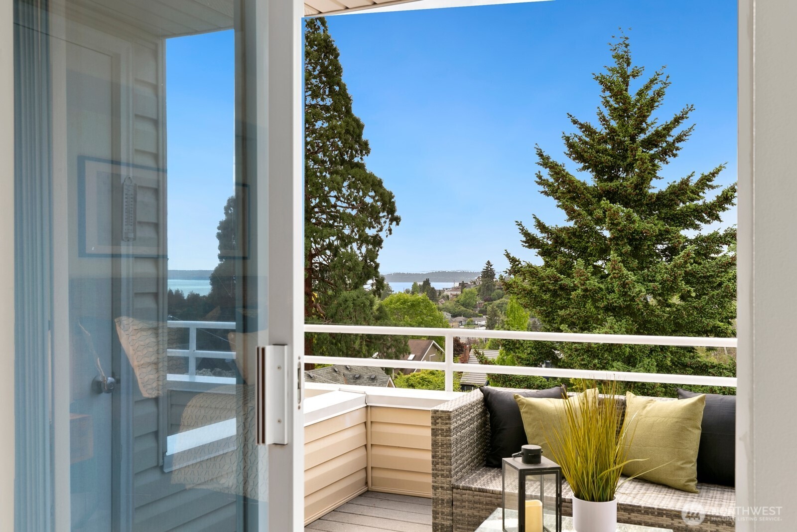4527 45th Avenue SW Unit: 401 N