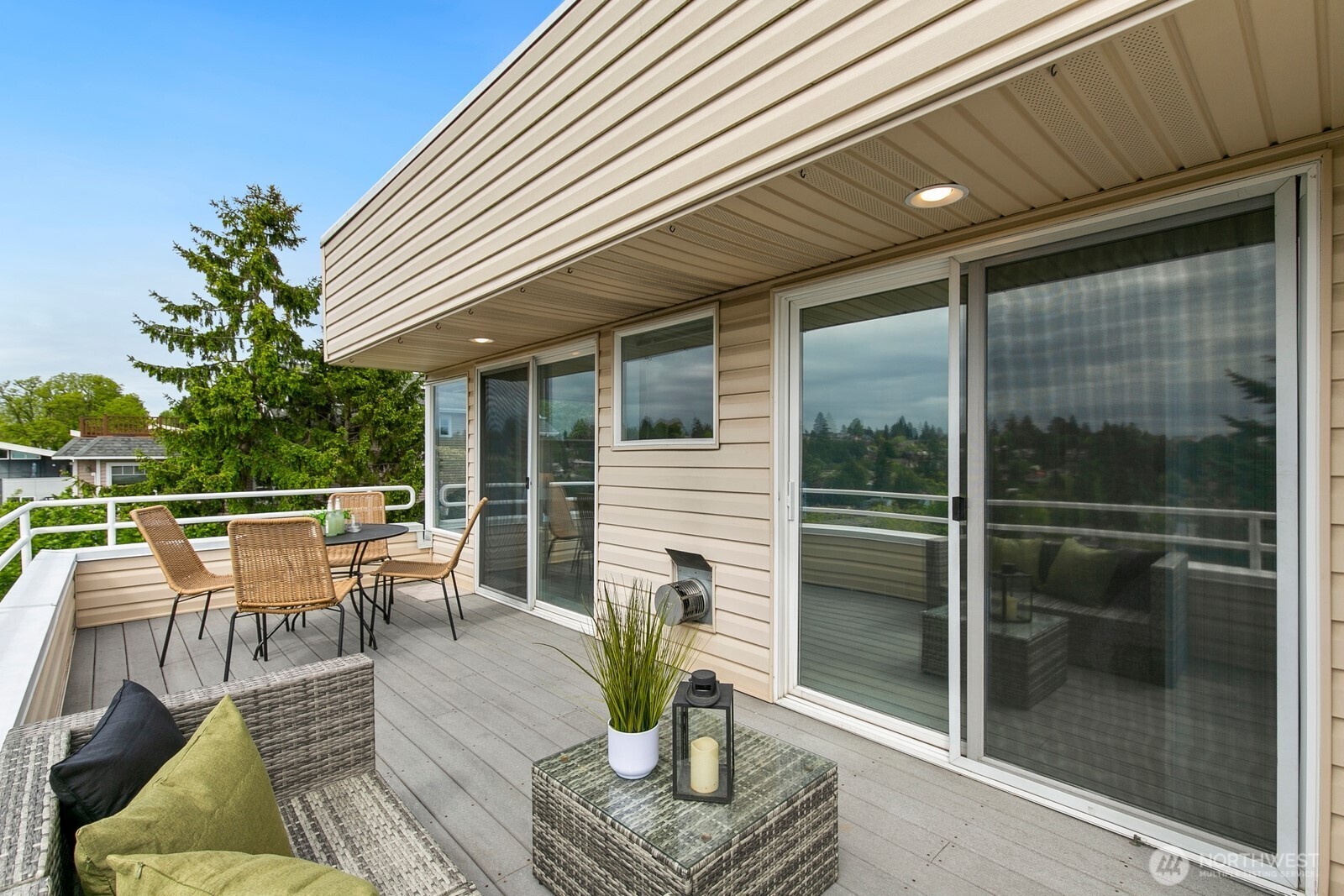 4527 45th Avenue SW Unit: 401 N