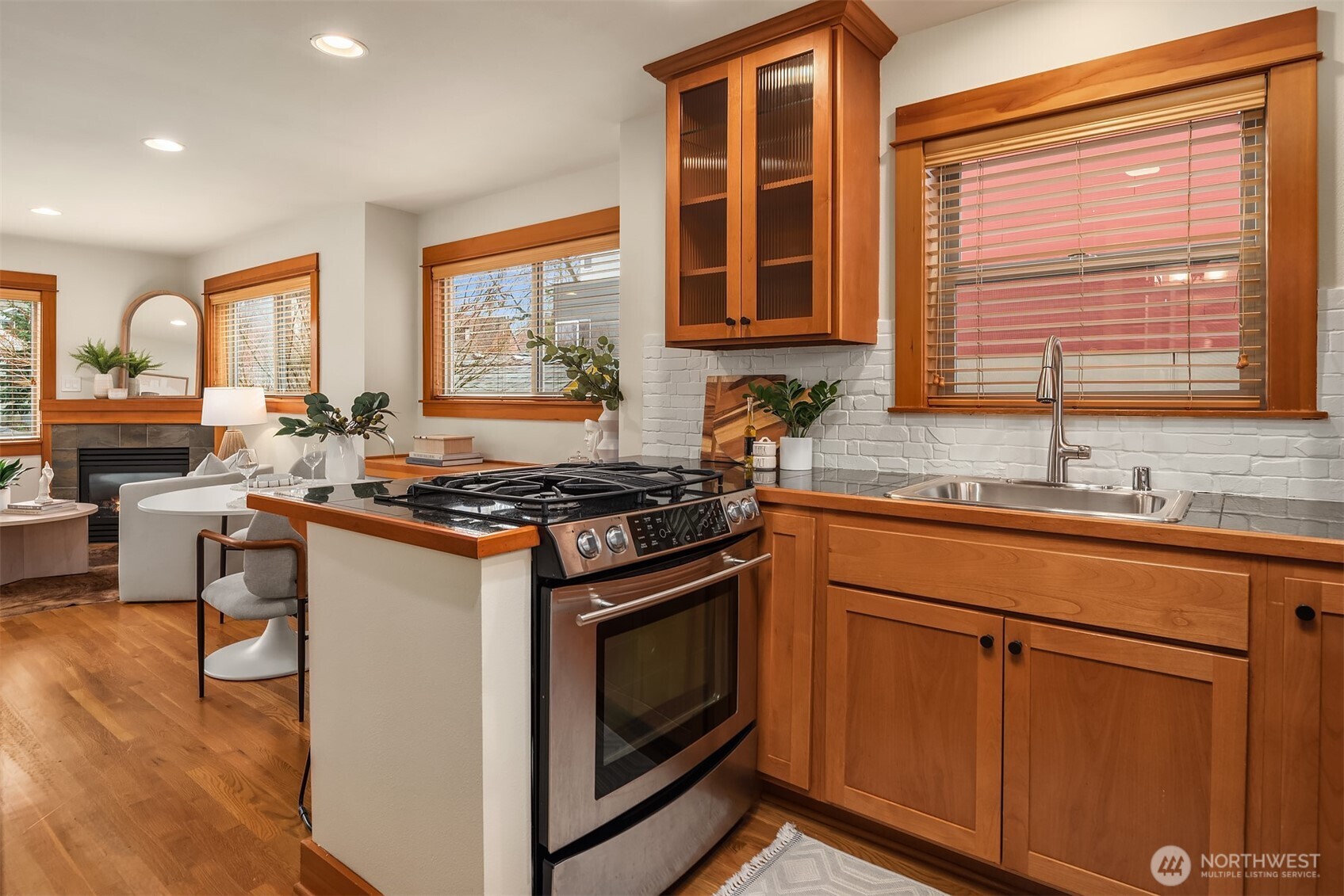 6537 34th Avenue SW