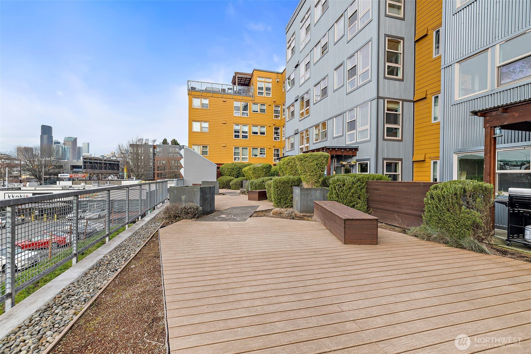 827 Hiawatha Place S Unit: 313