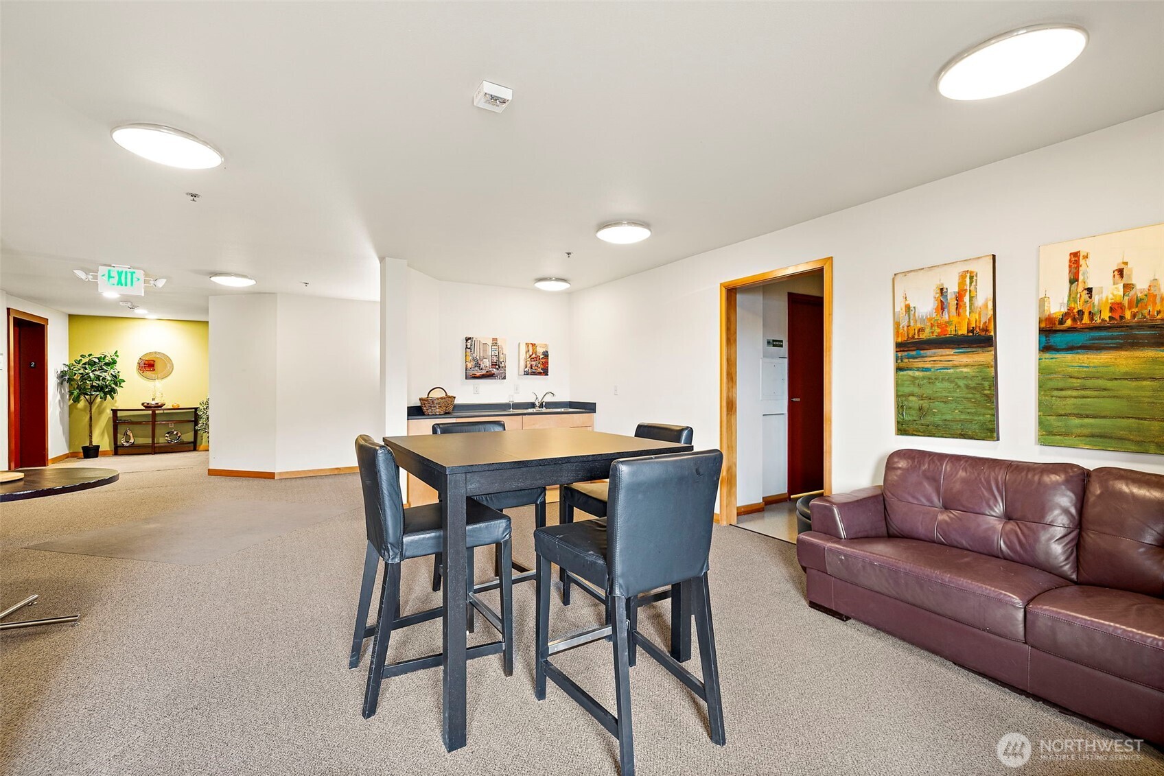 827 Hiawatha Place S Unit: 313