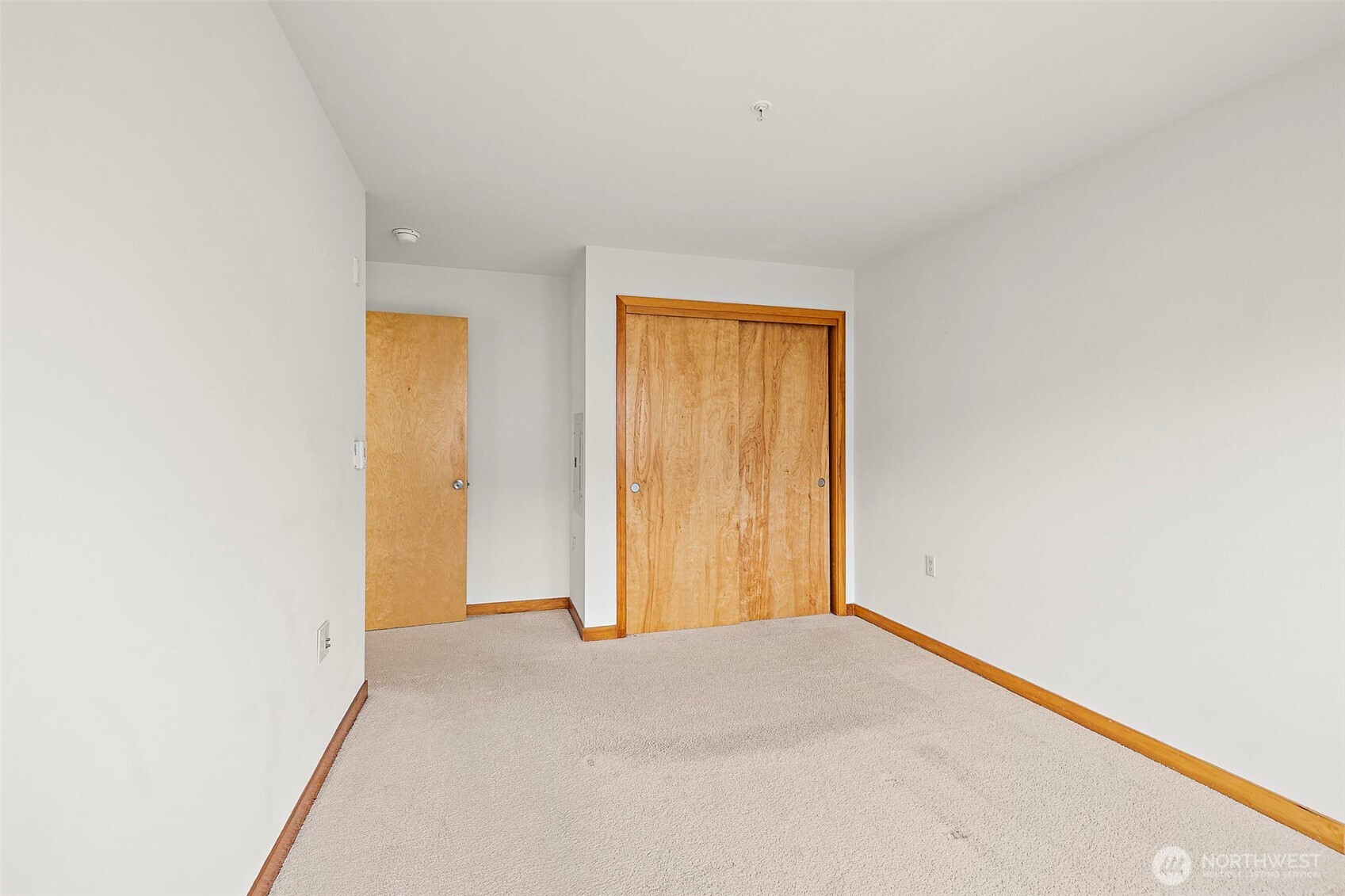 827 Hiawatha Place S Unit: 313