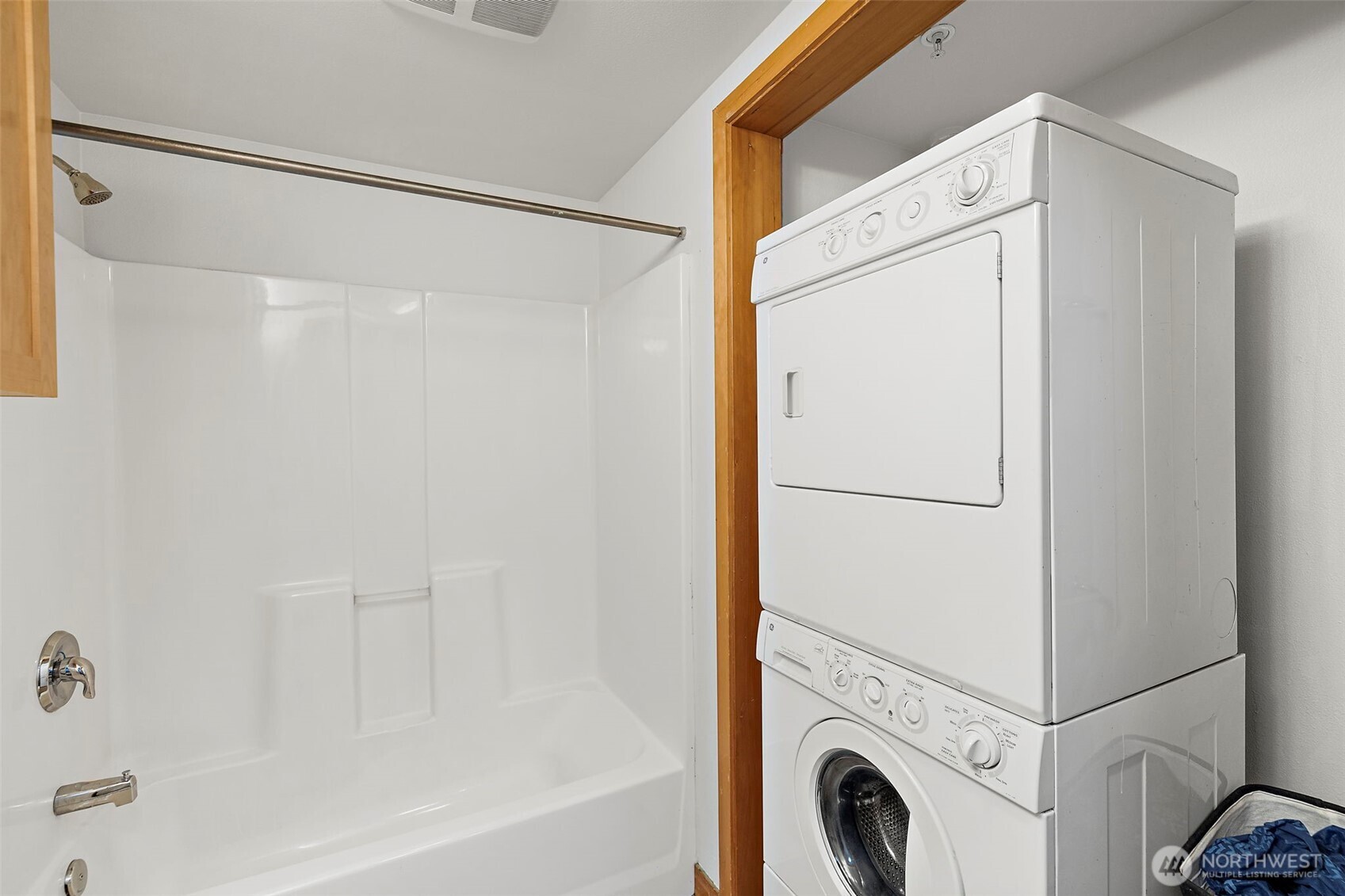 827 Hiawatha Place S Unit: 313