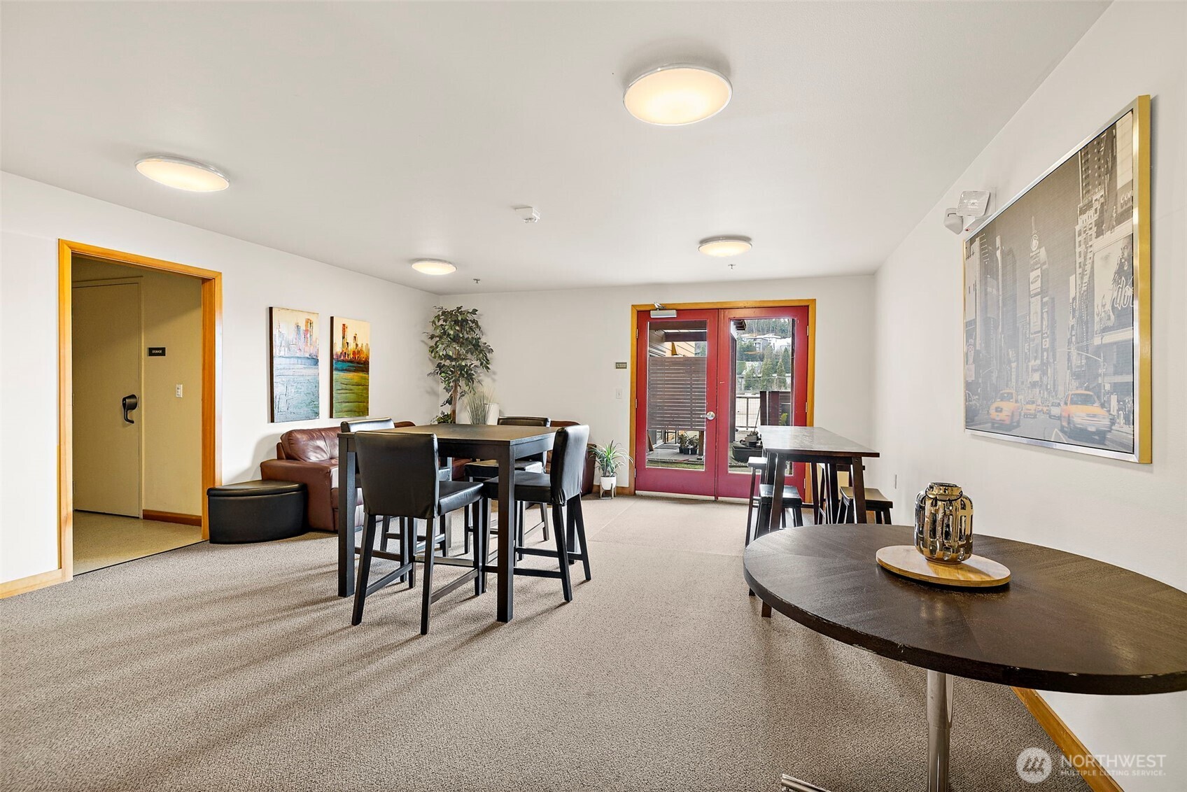 827 Hiawatha Place S Unit: 313