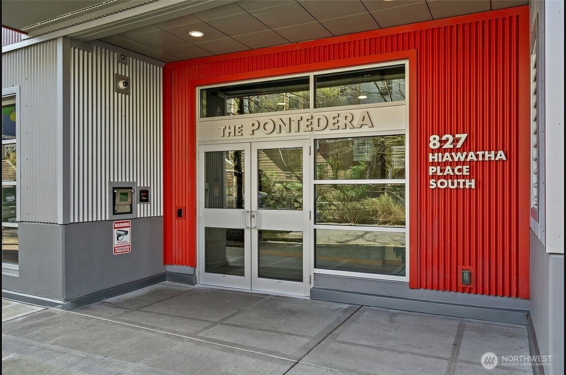 827 Hiawatha Place S Unit: 313