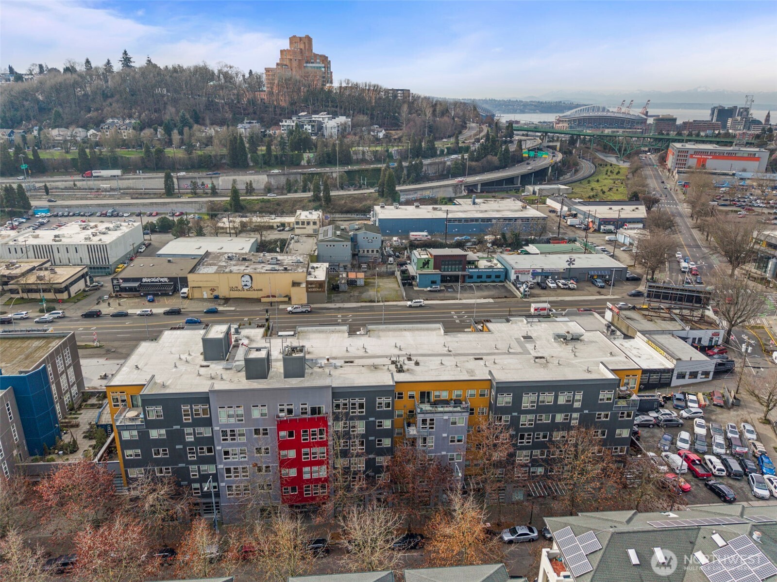 827 Hiawatha Place S Unit: 313