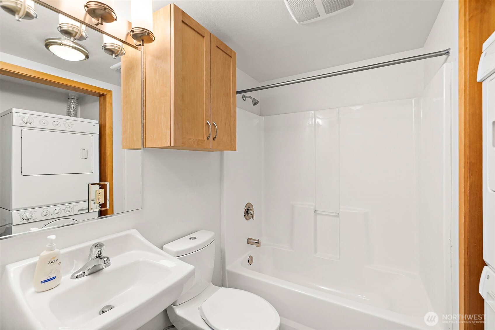 827 Hiawatha Place S Unit: 313