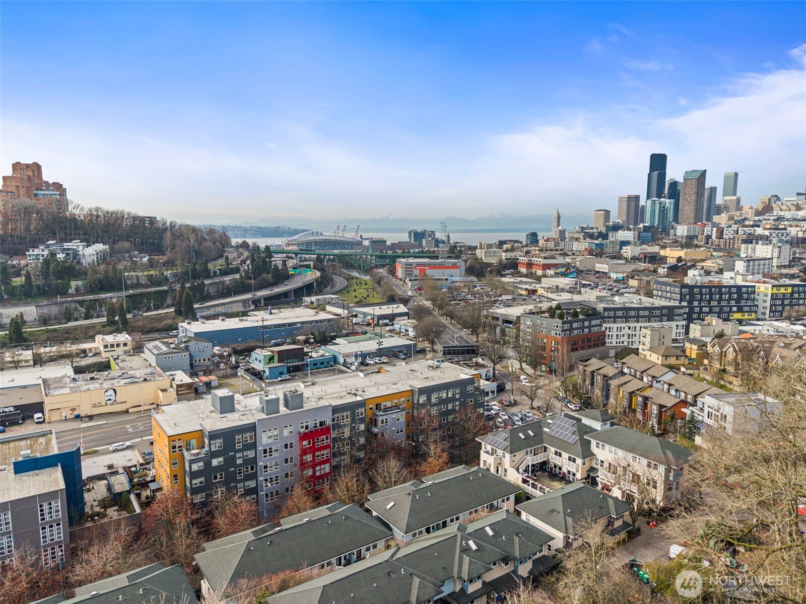 827 Hiawatha Place S Unit: 313