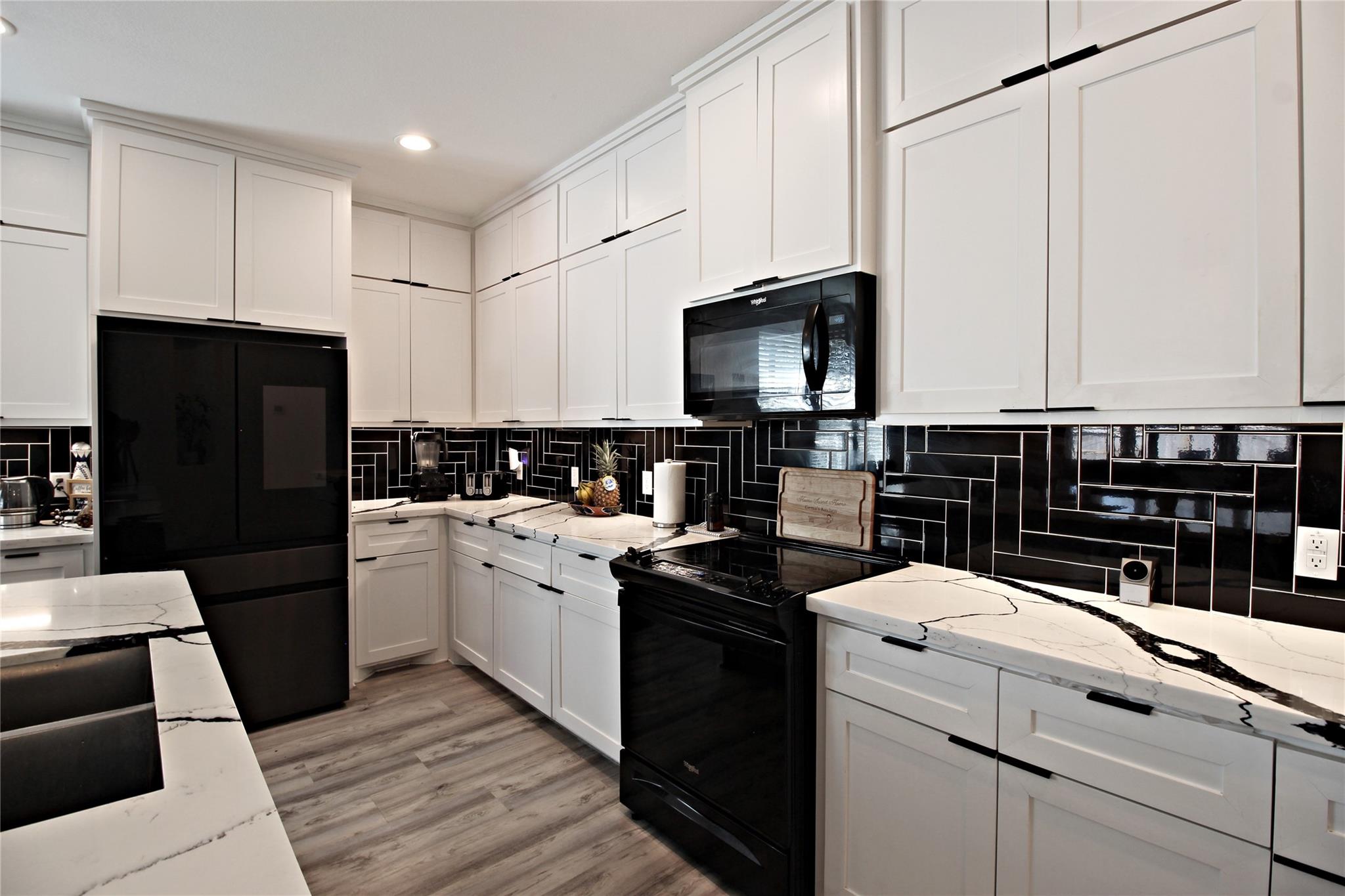 1118 N Shepherd Drive