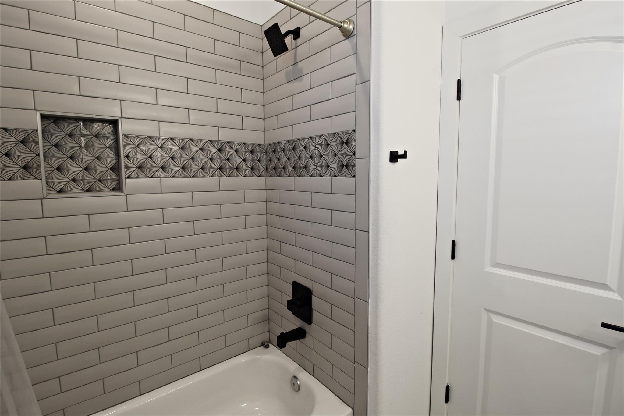 1118 N Shepherd Drive