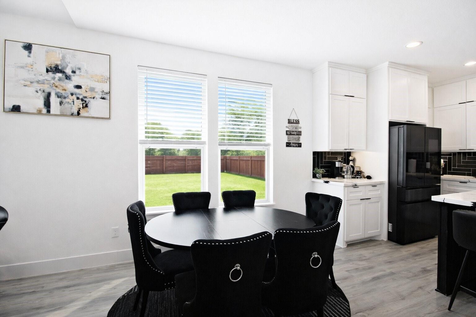 1118 N Shepherd Drive