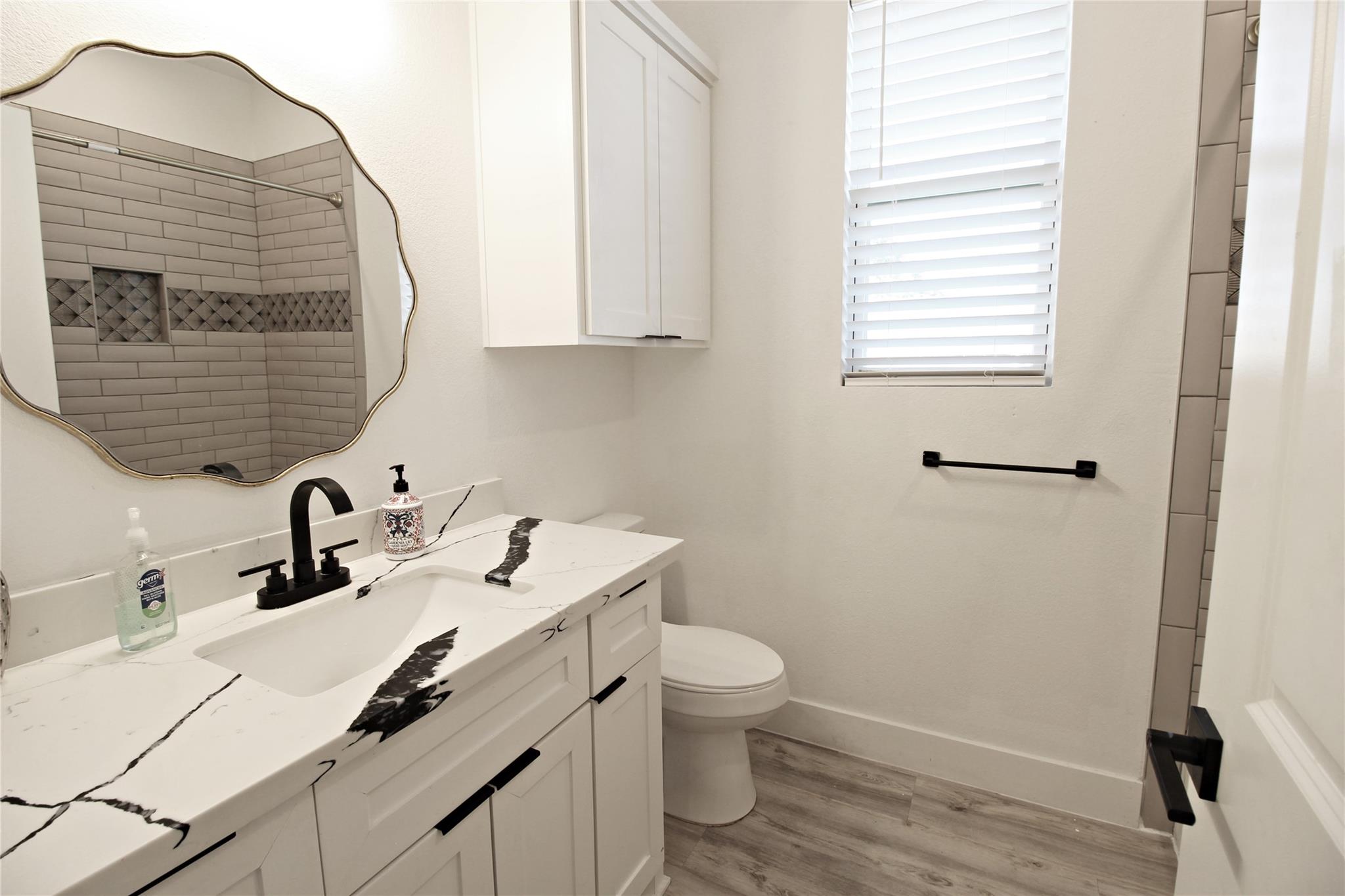 1118 N Shepherd Drive