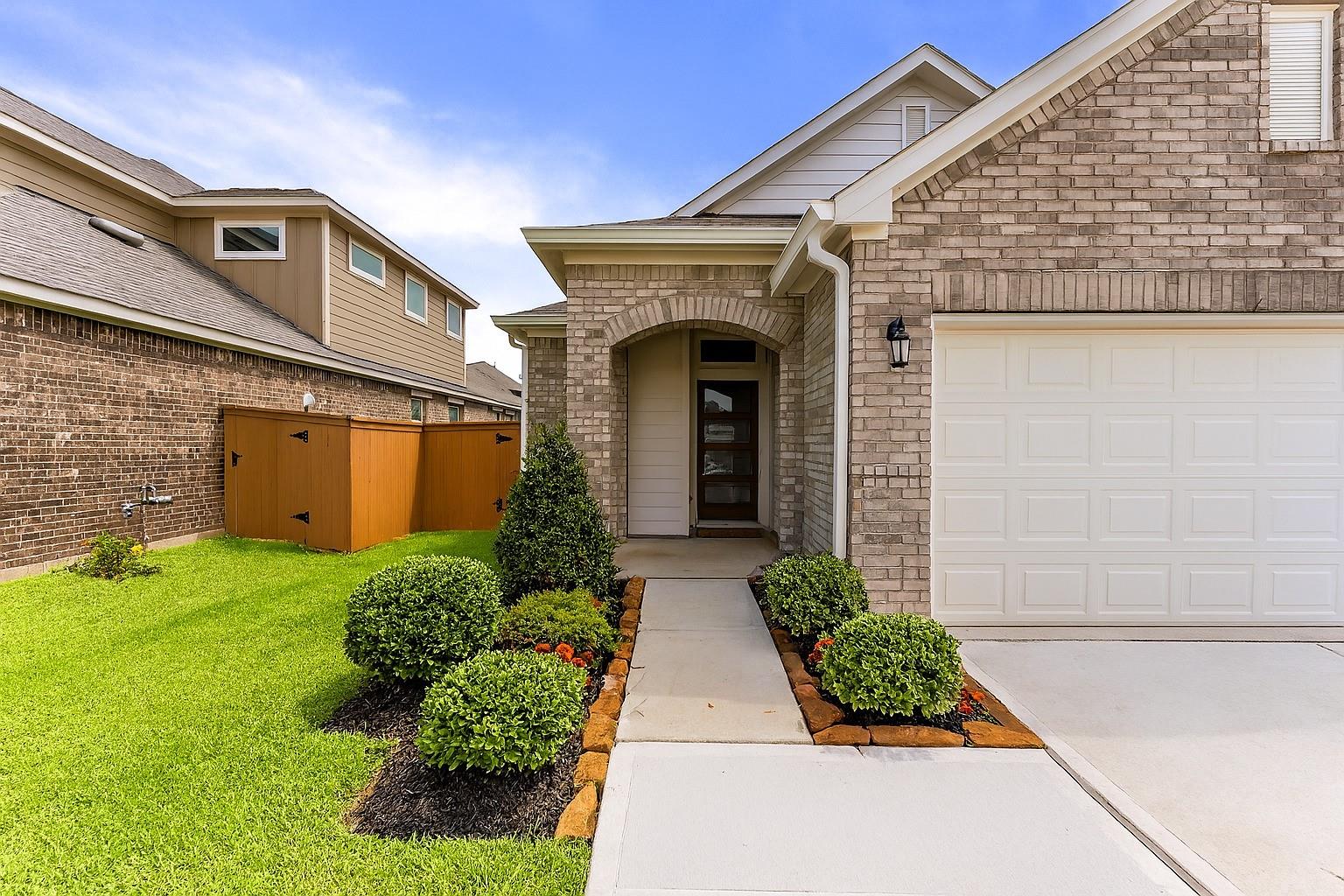 1425 Sundown Glen Lane