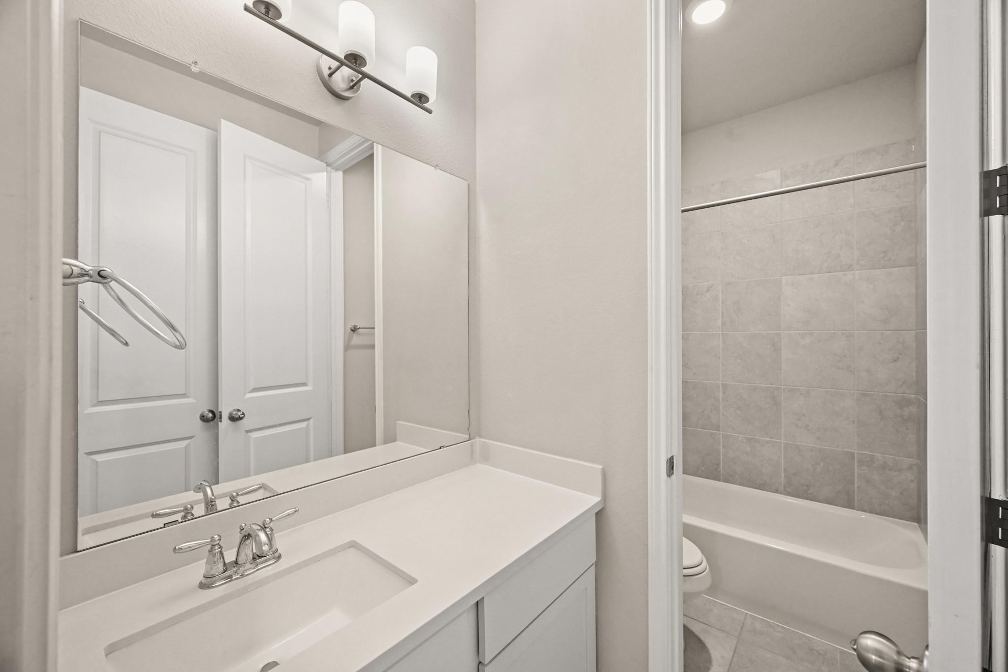 15019 Mulberry Hallow Street