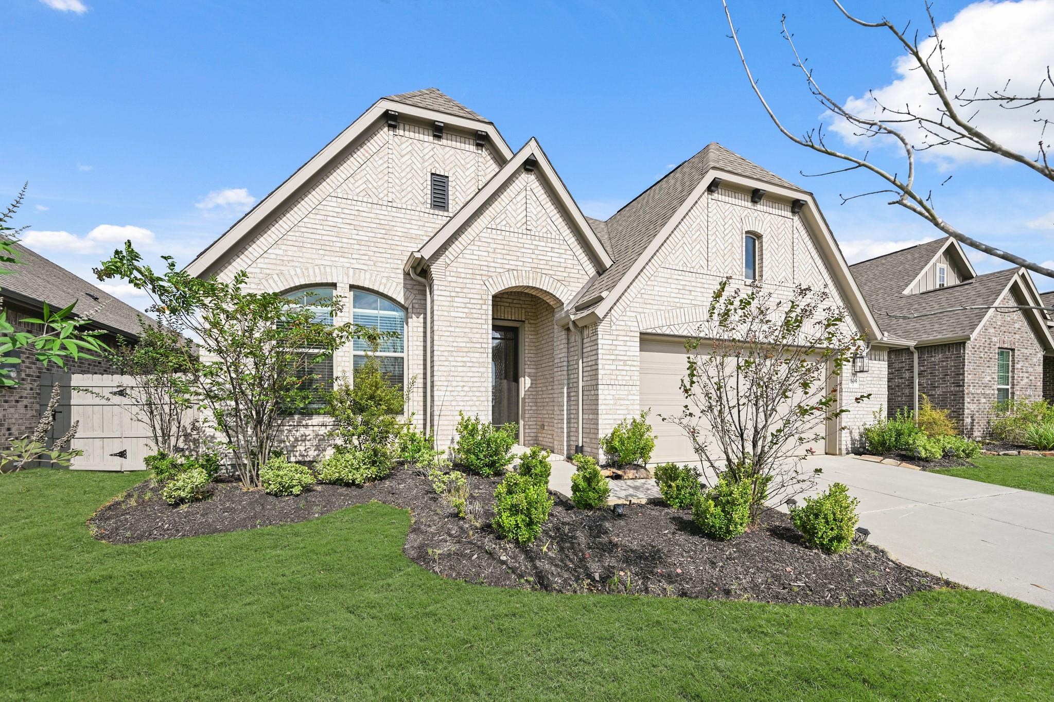 15019 Mulberry Hallow Street