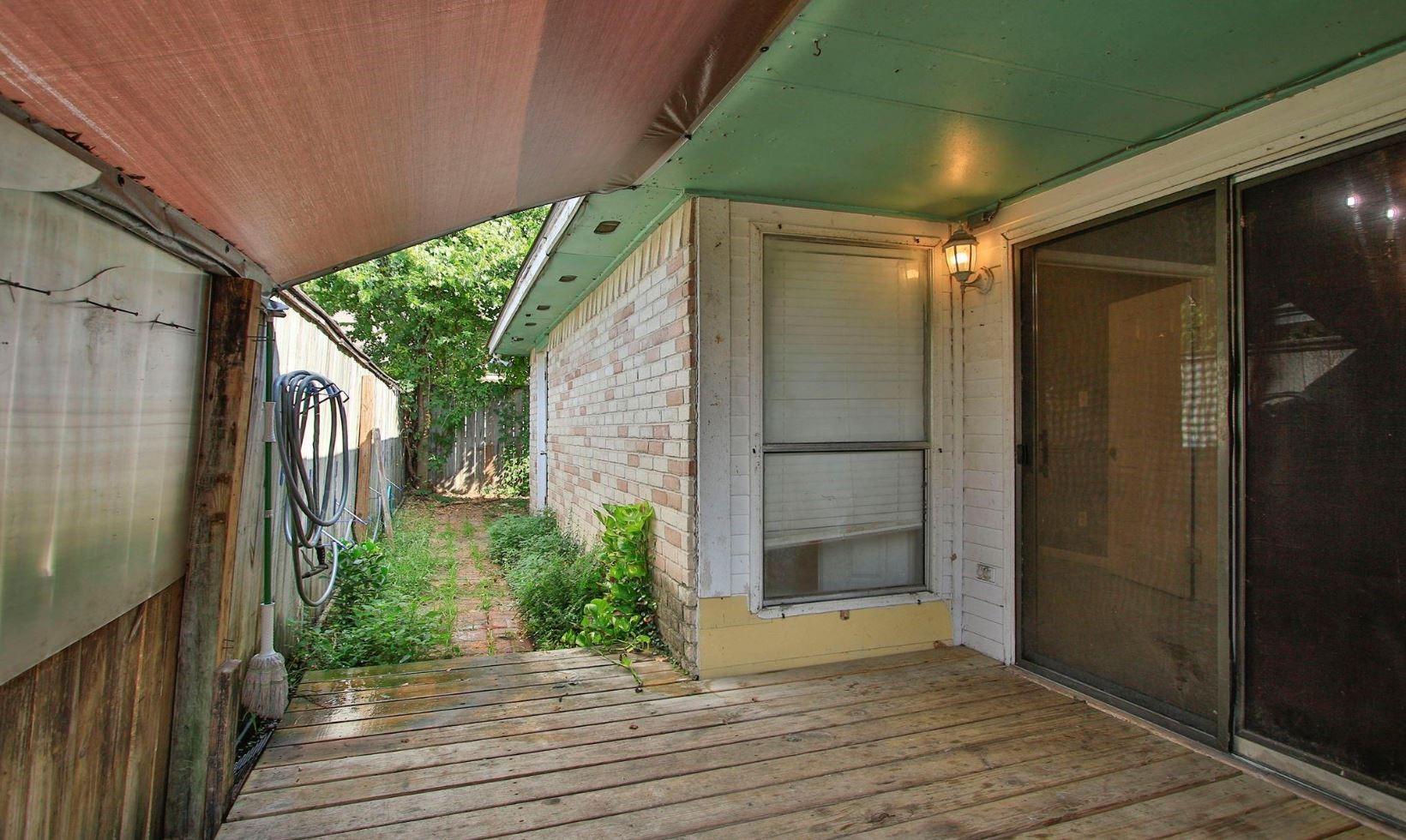 3111 Oak Rock Circle